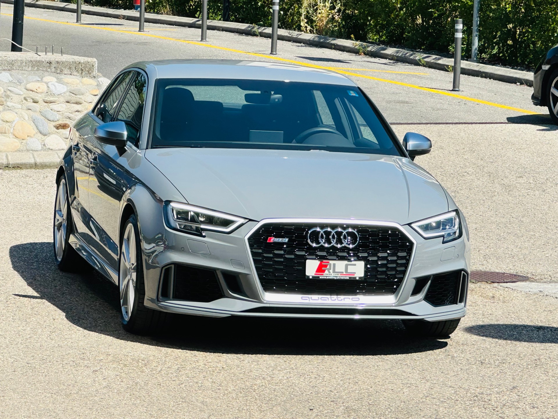 AUDI RS3 Limousine 2.5 TSI quattro S-tronic-image-5