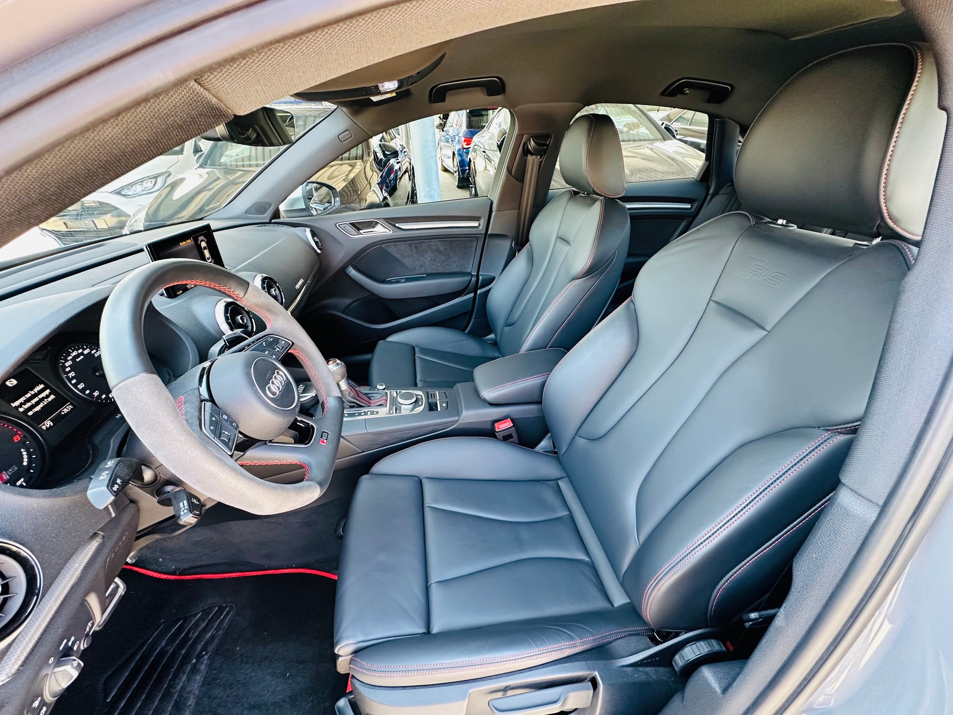 AUDI RS3 Limousine 2.5 TSI quattro S-tronic-image-9