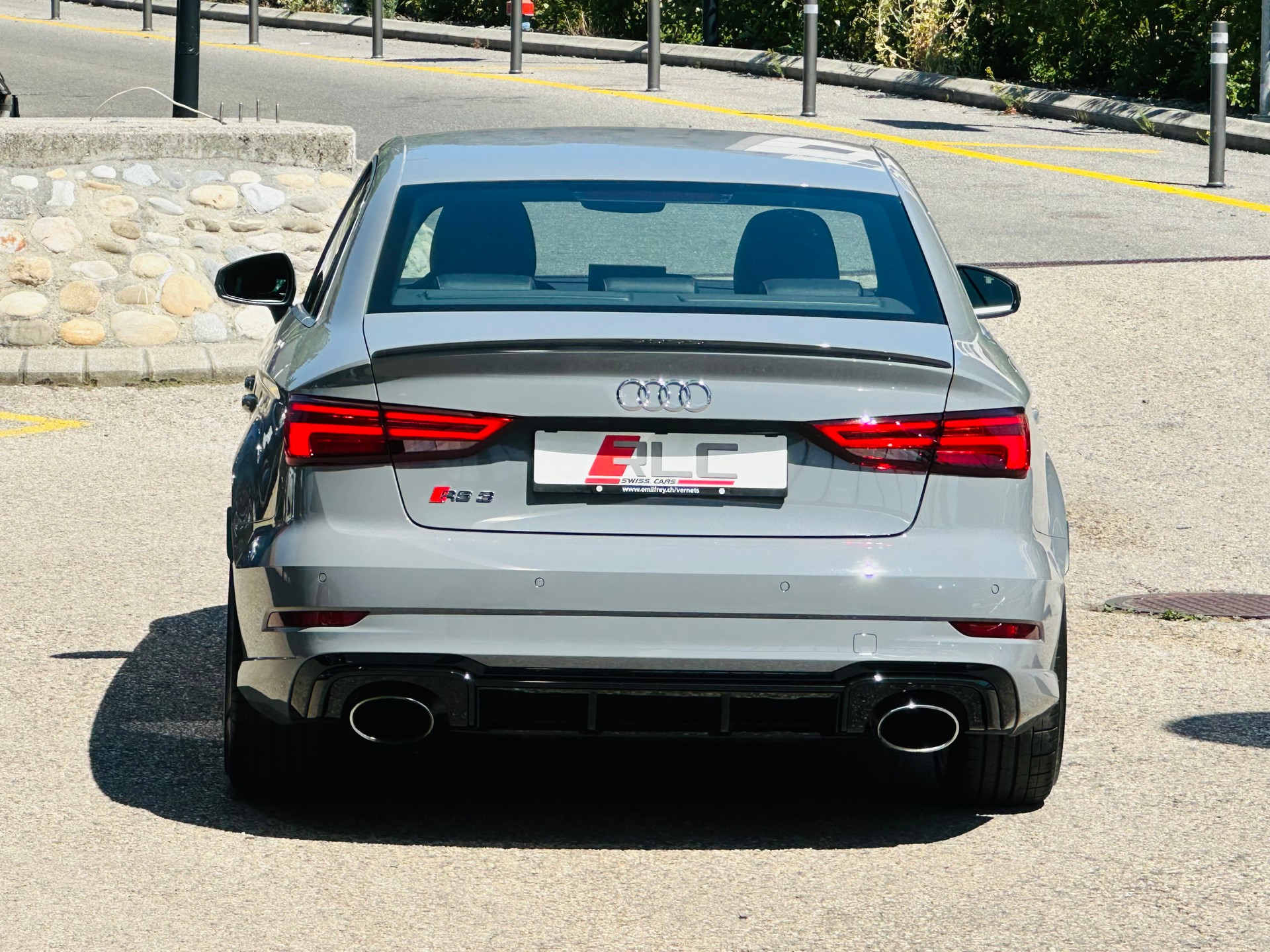 AUDI RS3 Limousine 2.5 TSI quattro S-tronic-image-6