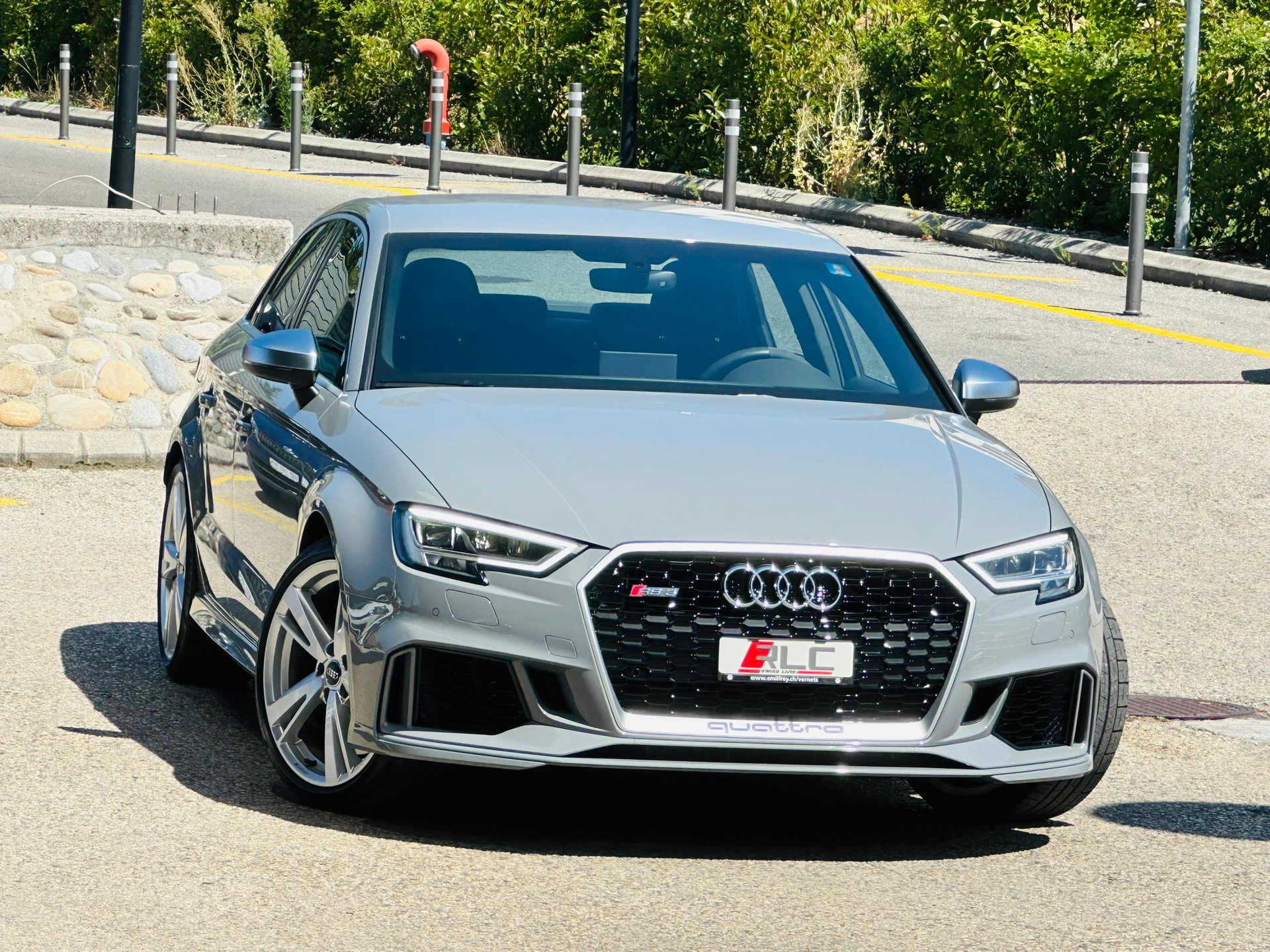 AUDI RS3 Limousine 2.5 TSI quattro S-tronic-image-0