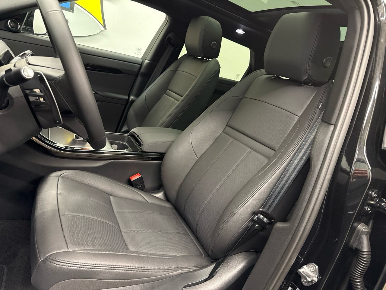 LAND ROVER Range Rover Evoque P 270e Dynamic SE AT9-showroom-element-3