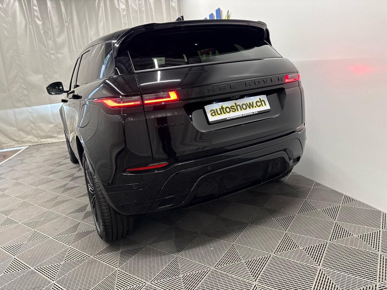 LAND ROVER Range Rover Evoque P 270e Dynamic SE AT9-image-17