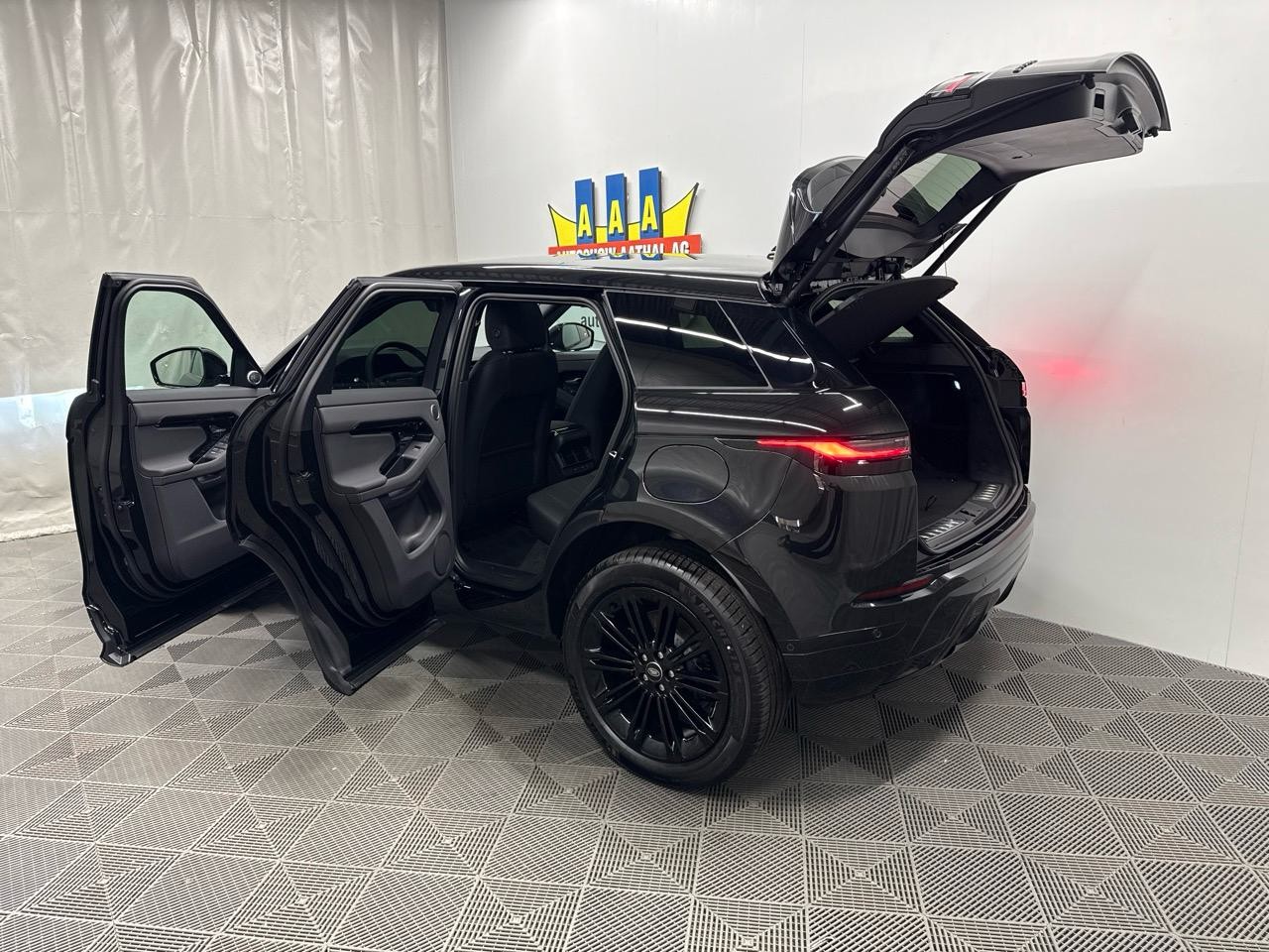 LAND ROVER Range Rover Evoque P 270e Dynamic SE AT9-image-16