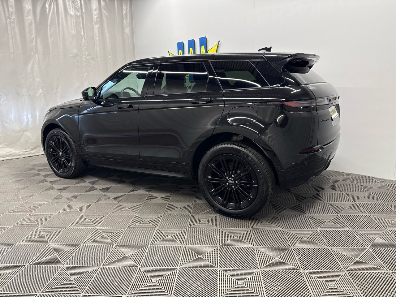 LAND ROVER Range Rover Evoque P 270e Dynamic SE AT9-showroom-element-1