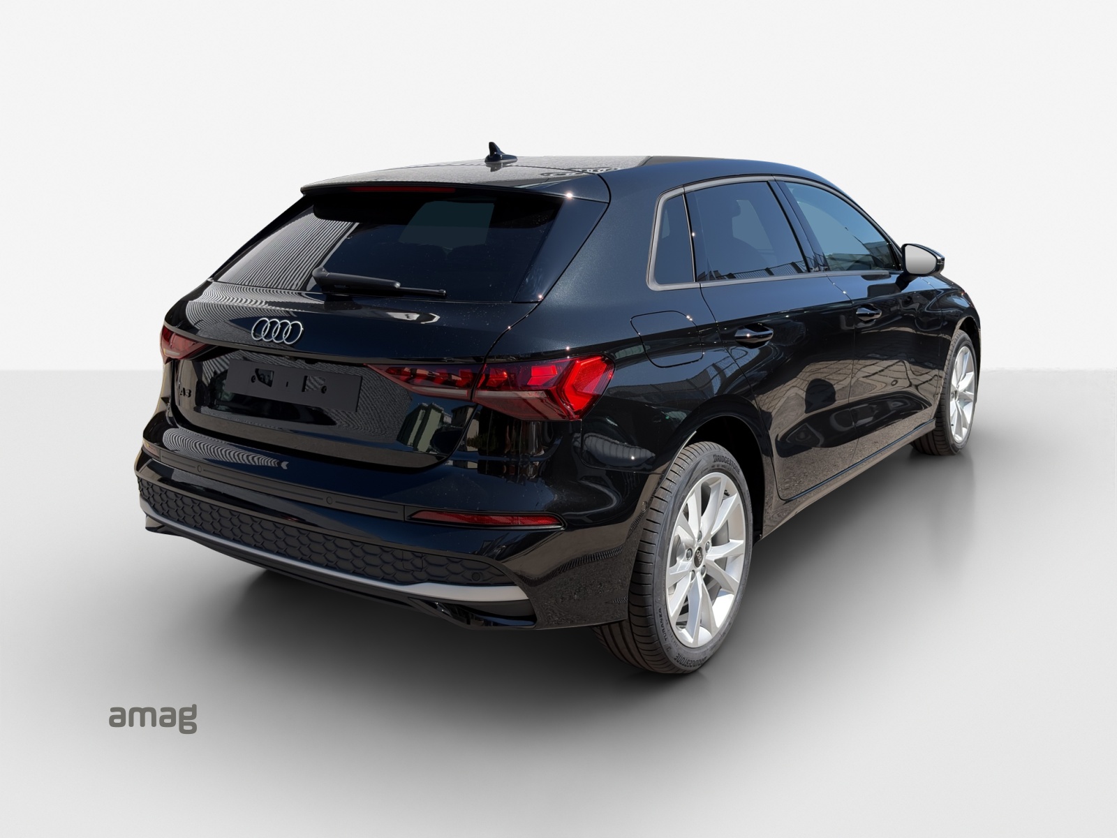 AUDI A3 Sportback TFSI 110 kW Attraction S tronic-image-4