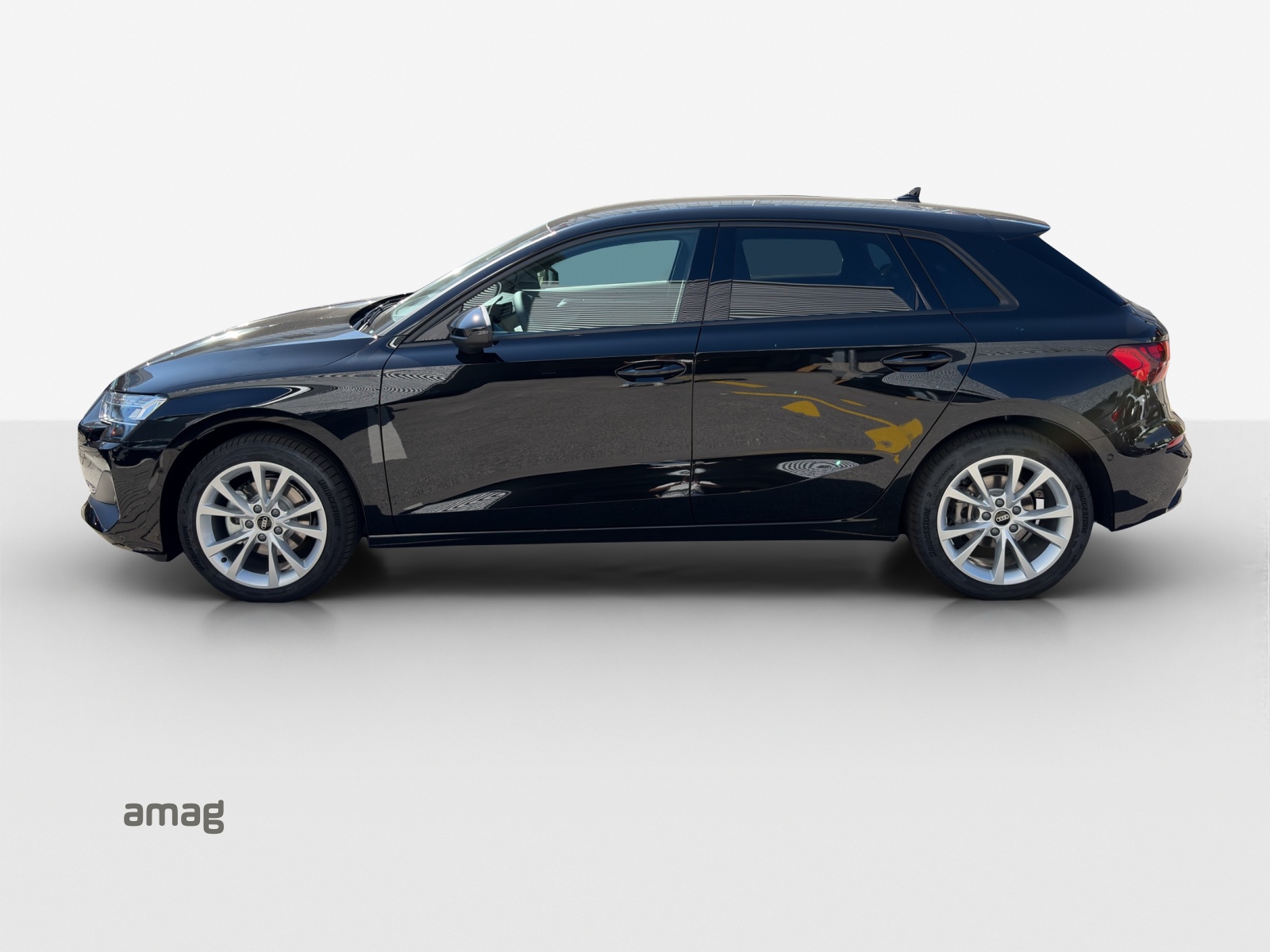 AUDI A3 Sportback TFSI 110 kW Attraction S tronic-image-1