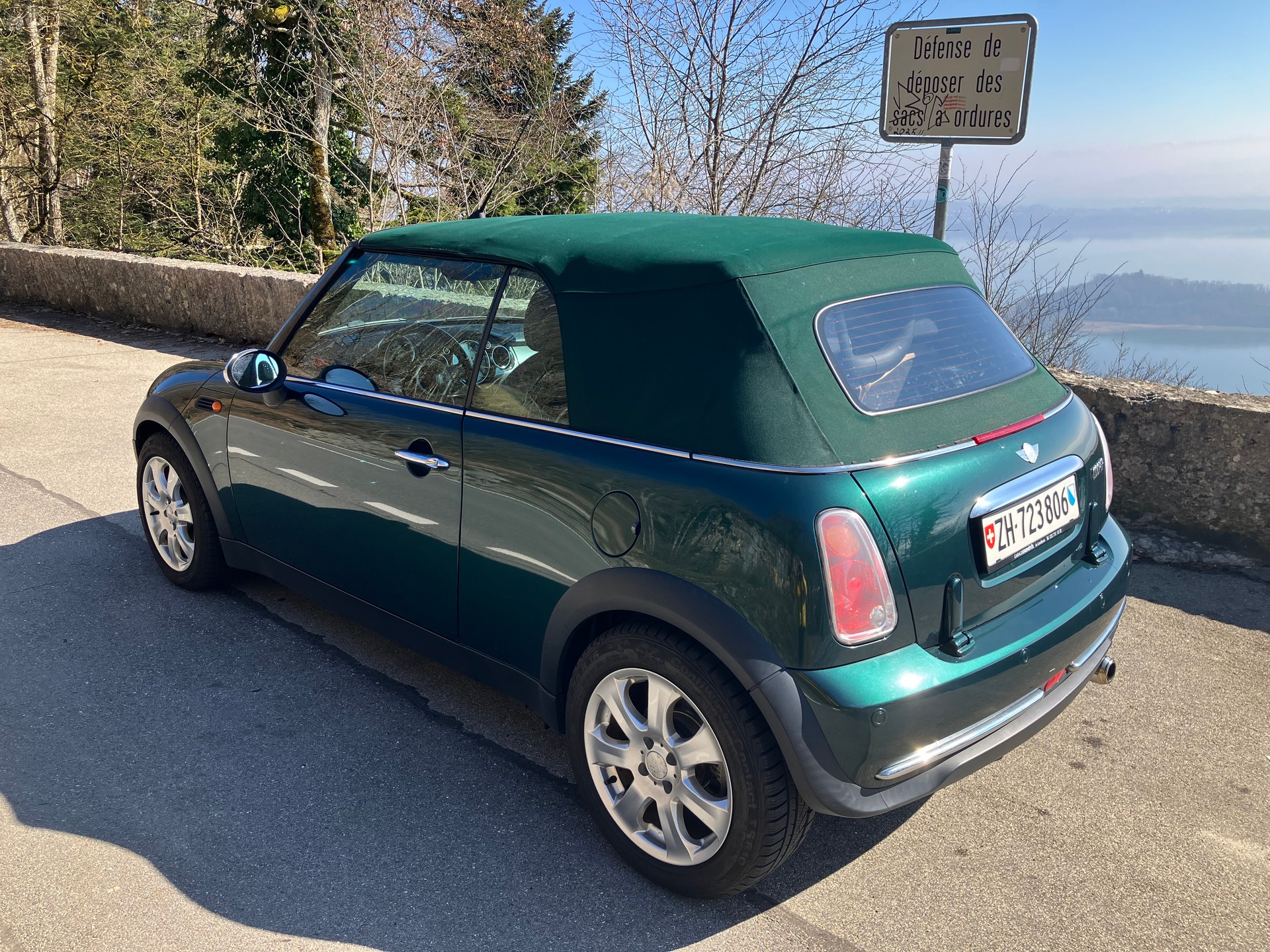 MINI 1.6i Cooper-image-1