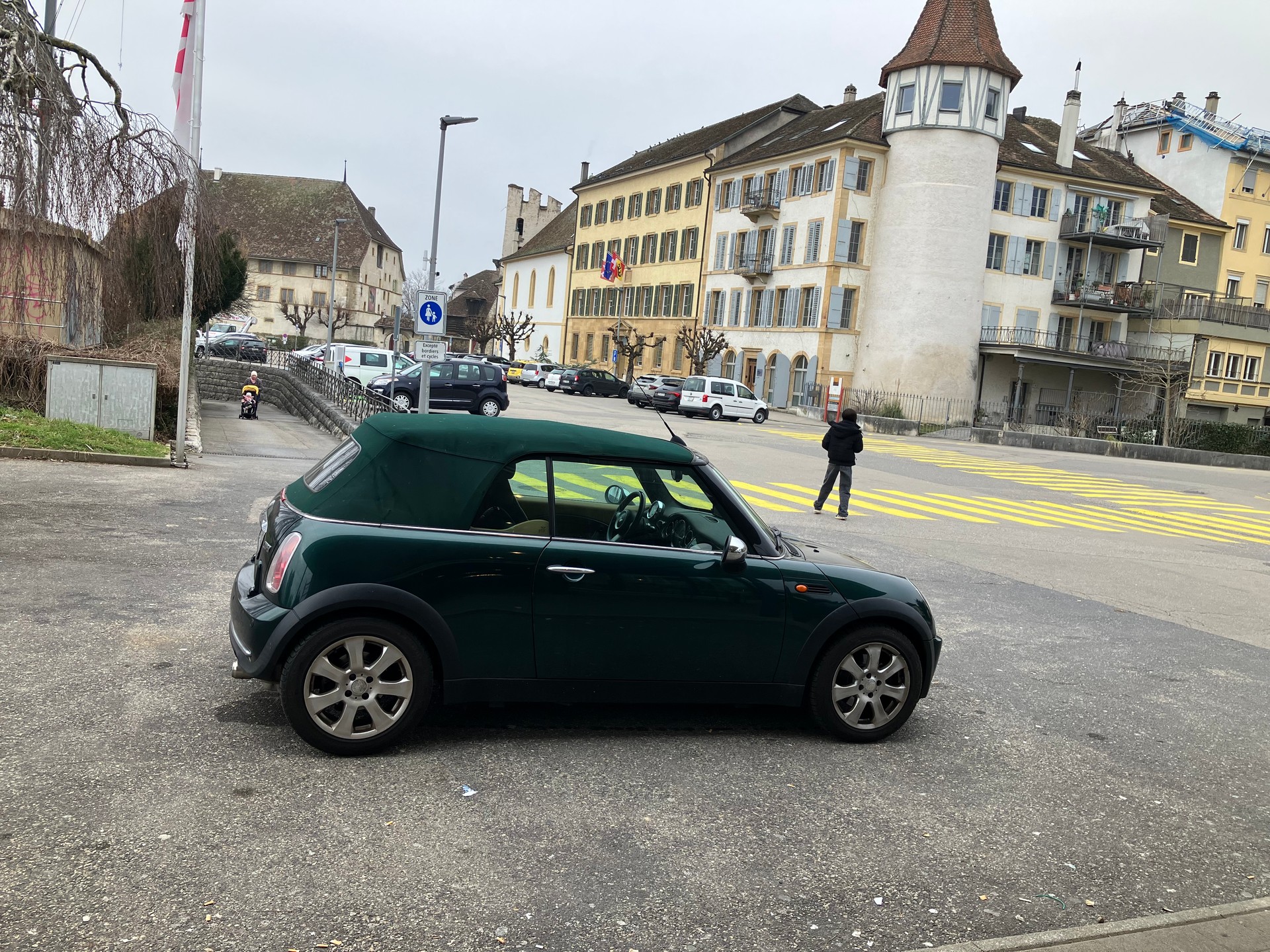MINI 1.6i Cooper-image-4