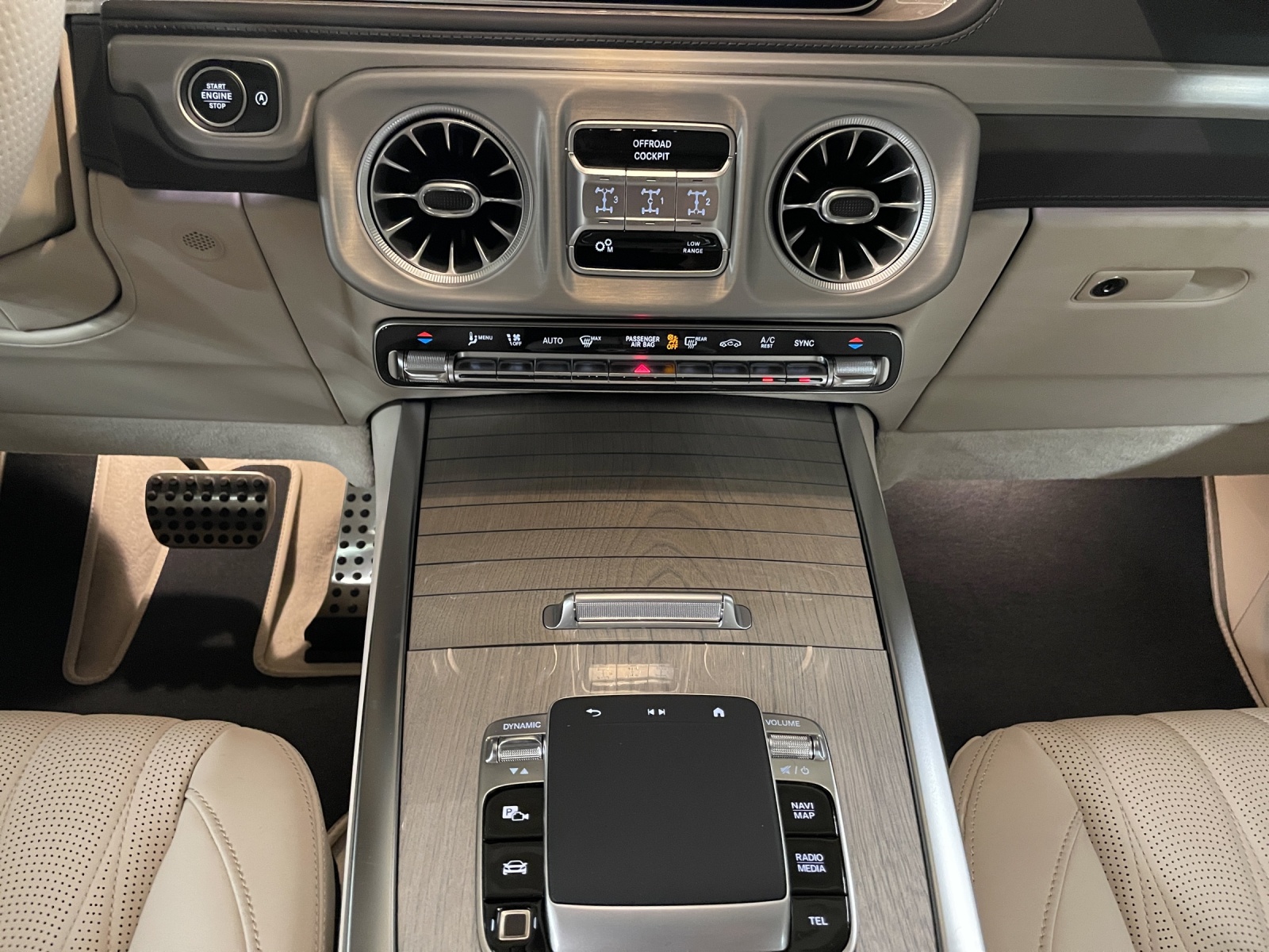 MERCEDES-BENZ G 63 AMG 9G-Tronic-image-13
