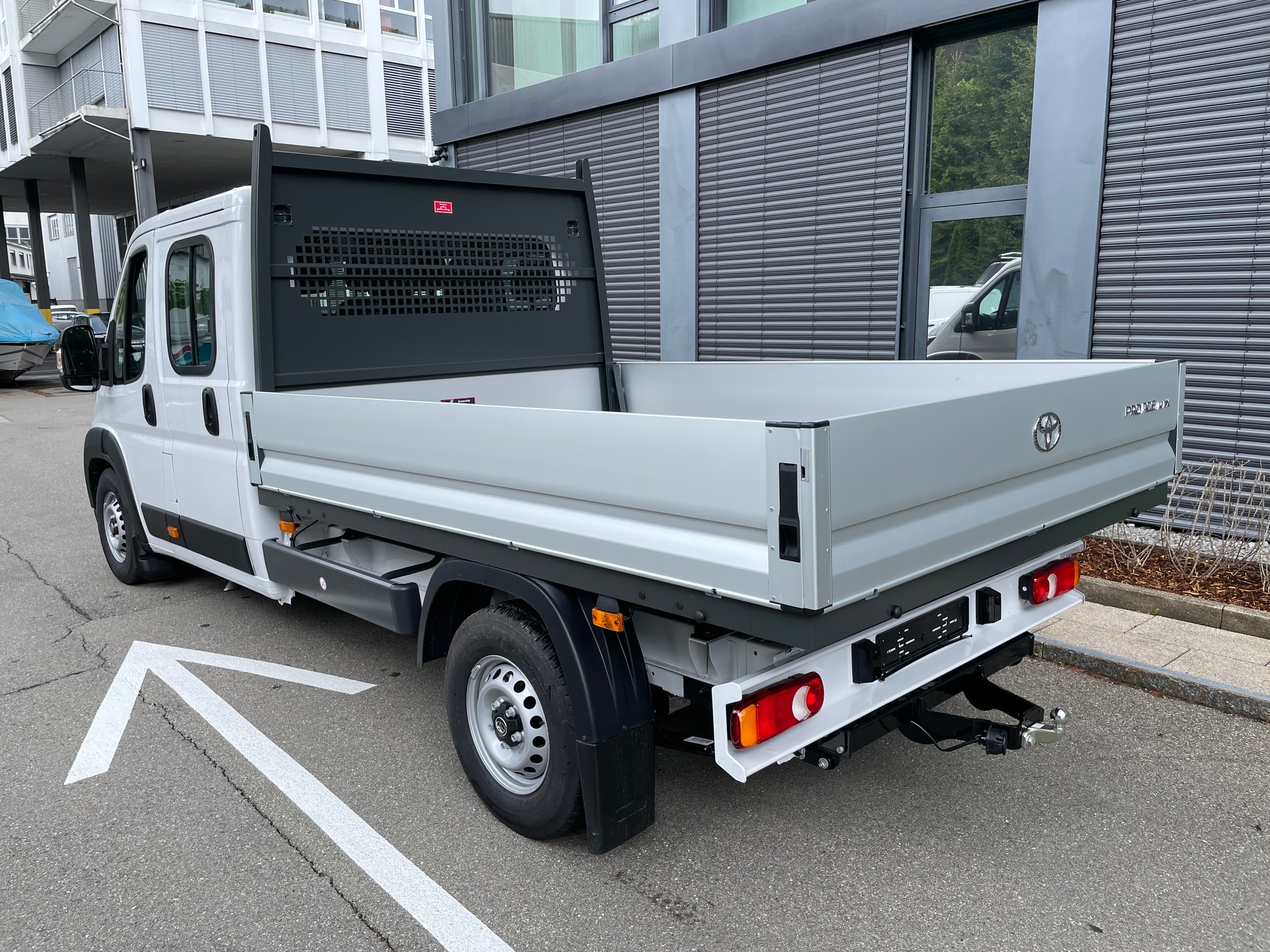 TOYOTA Proace MAX 2.2D DK Chassis mit Pritsche HD Active 3,5t L3H1 mit AHK-image-2