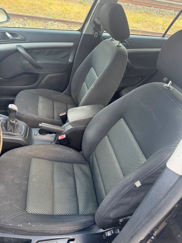 SKODA Octavia Combi 2.0 TDI Adventure 4x4-image-6