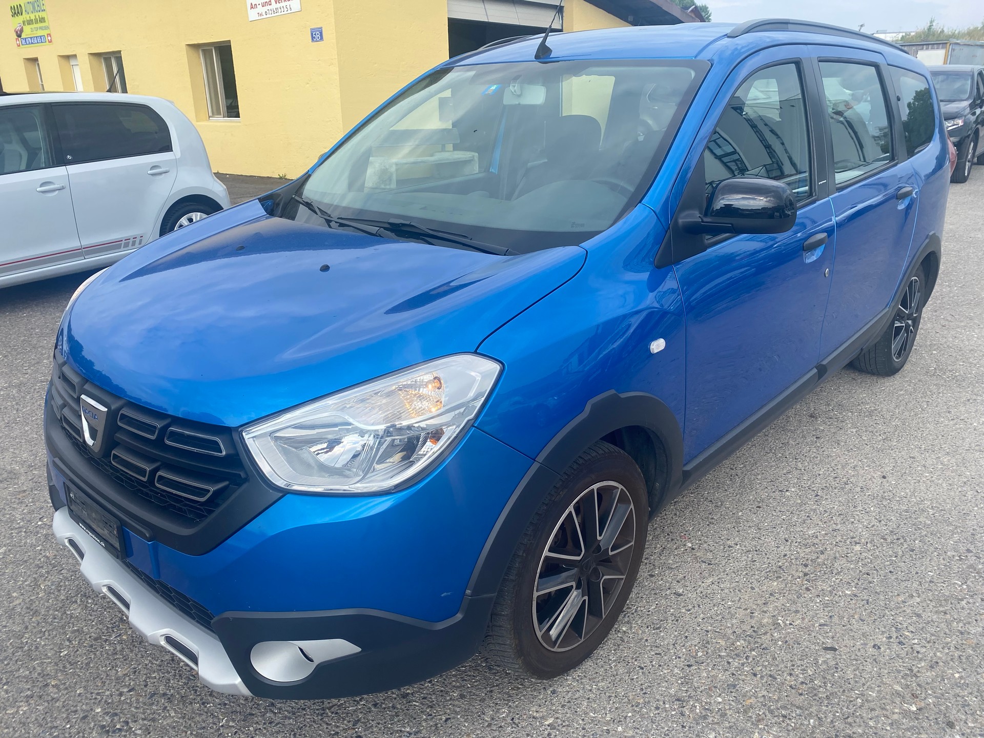 DACIA Lodgy 1.2 Turbo Ambiance 7PL-image-1