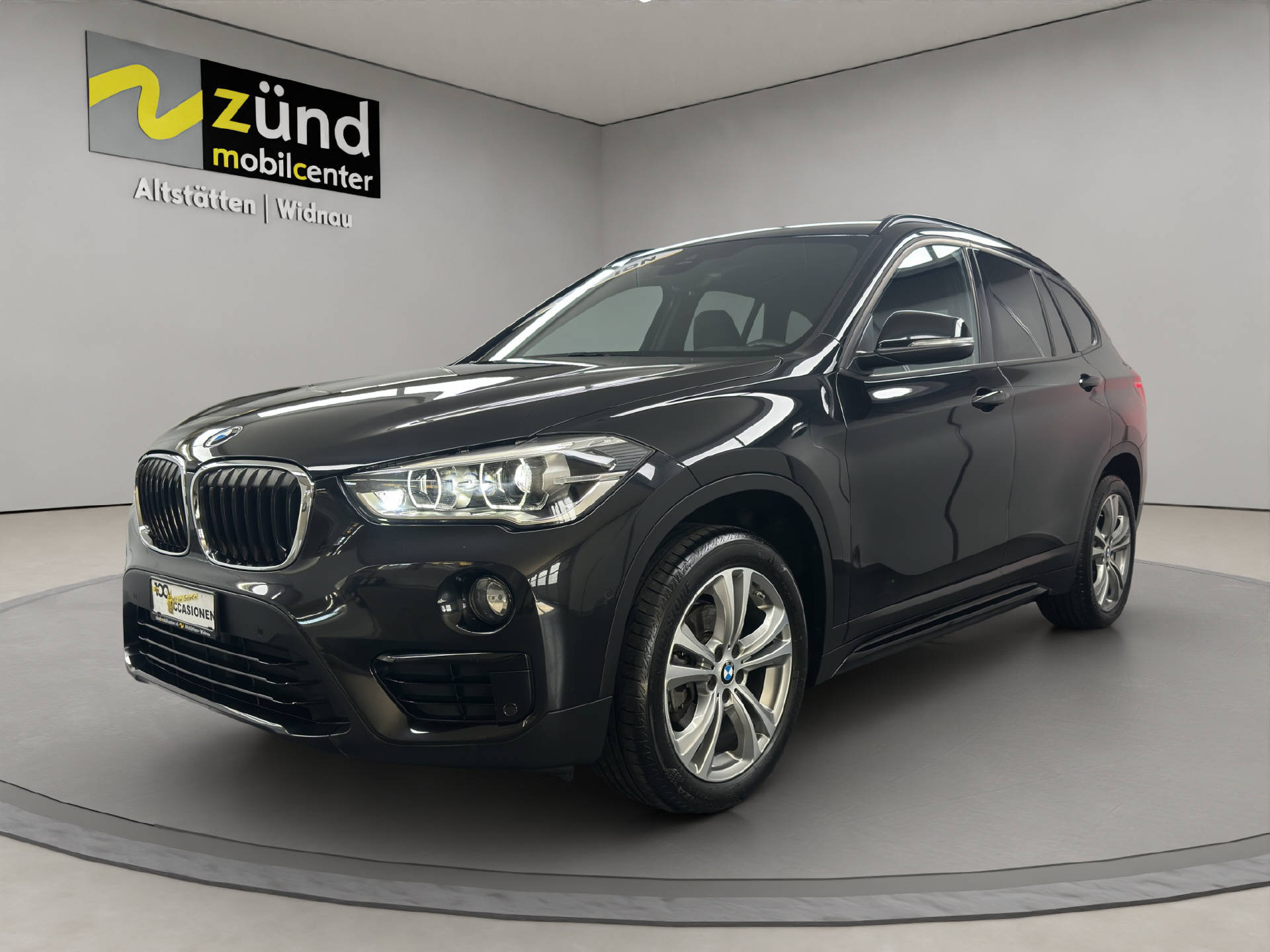 BMW X1 18d xDrive-image-0
