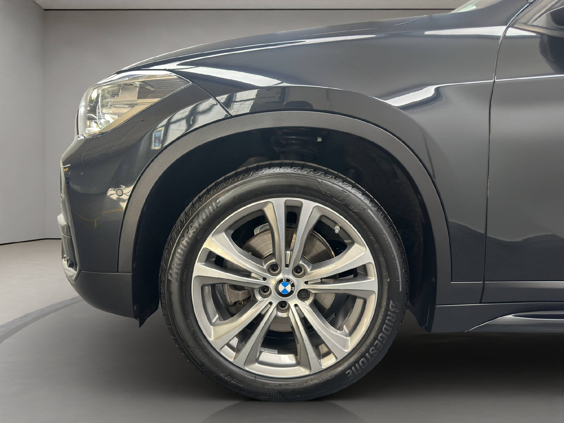 BMW X1 18d xDrive-image-13