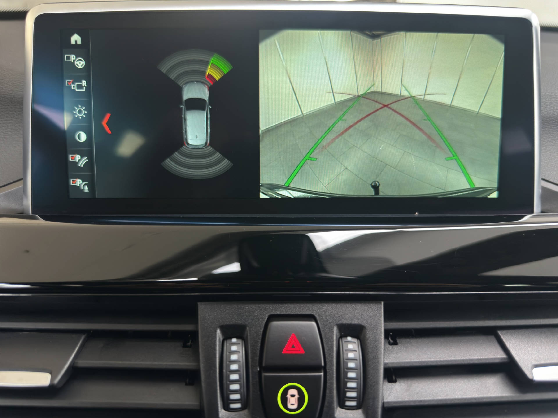 BMW X1 18d xDrive-image-8