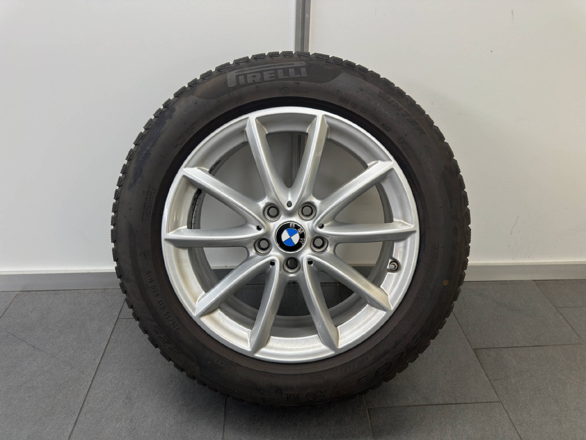 BMW X1 18d xDrive-image-14