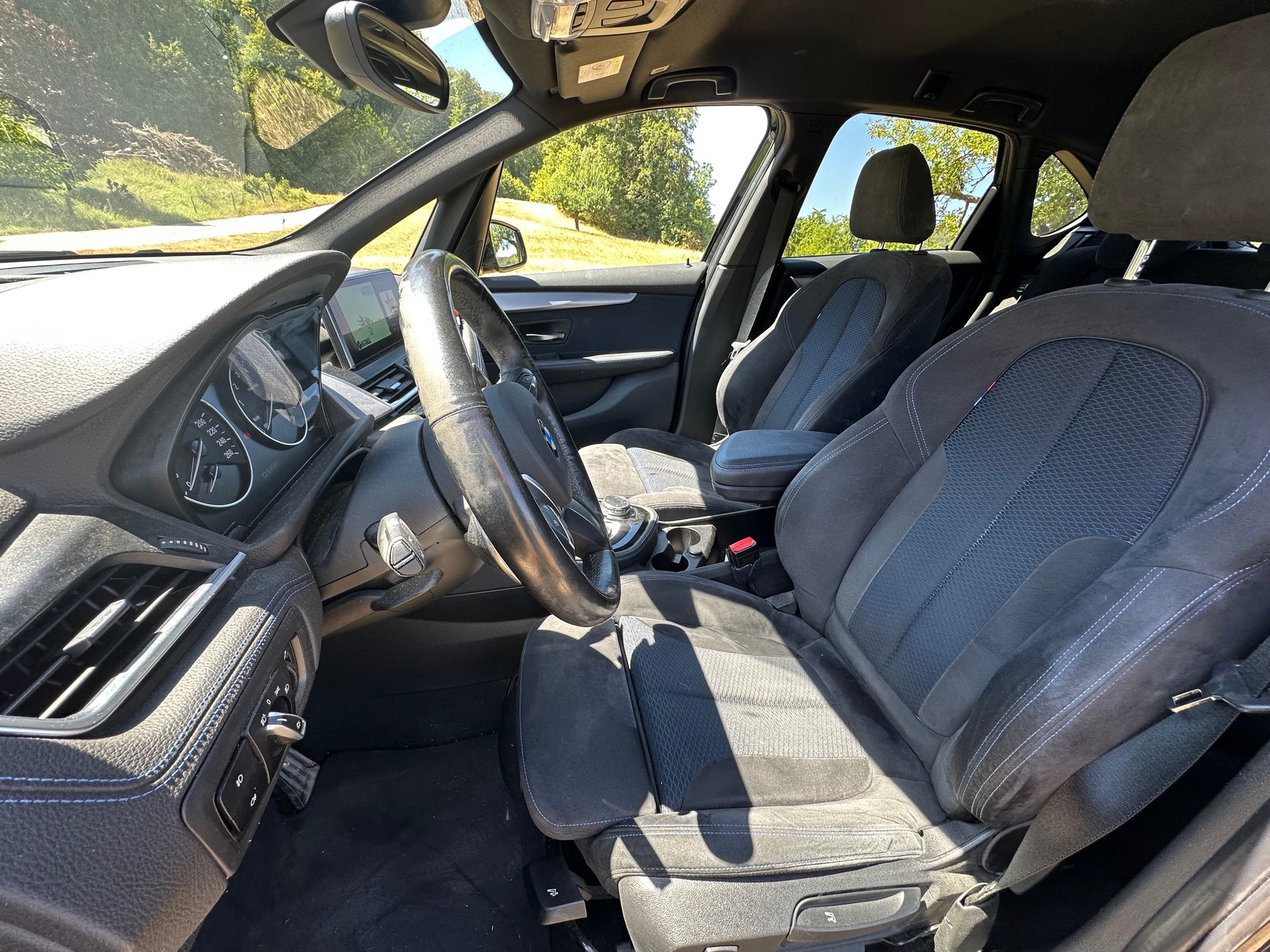BMW 225i xDrive-image-2