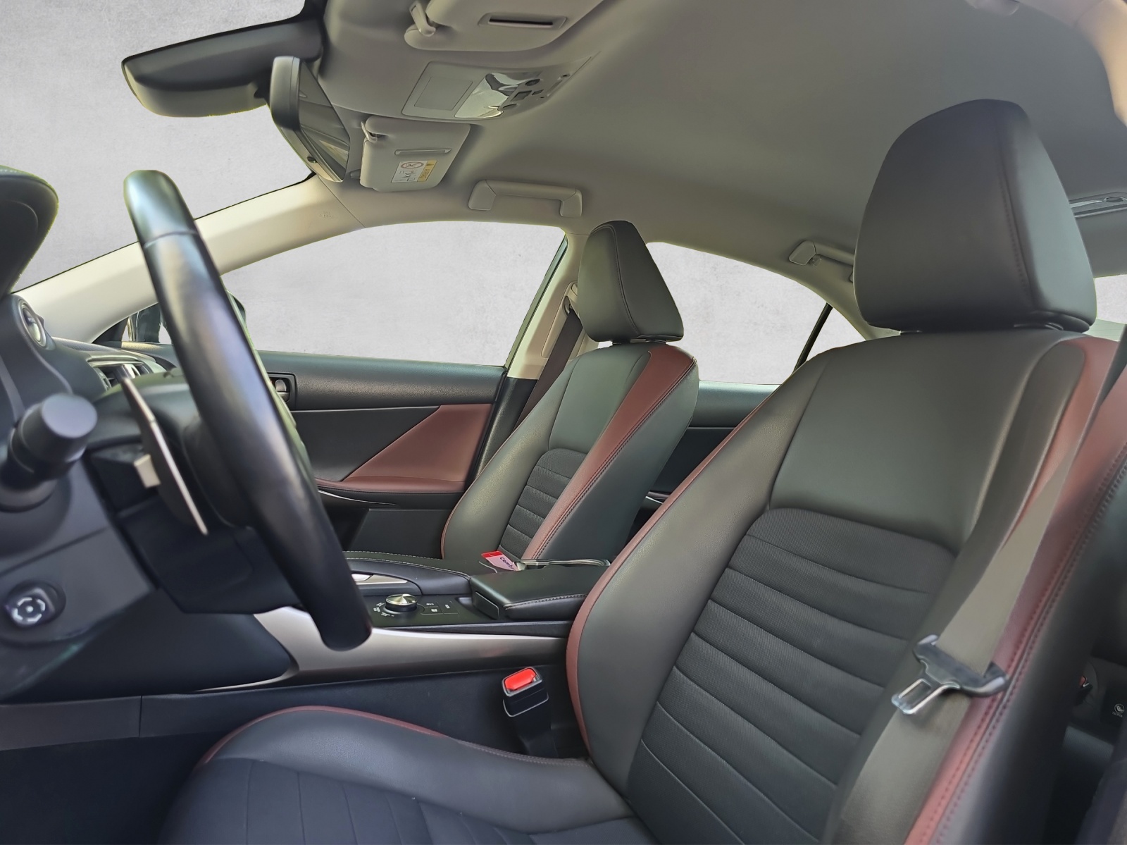 LEXUS IS 300h F-Sport Automatic-image-9