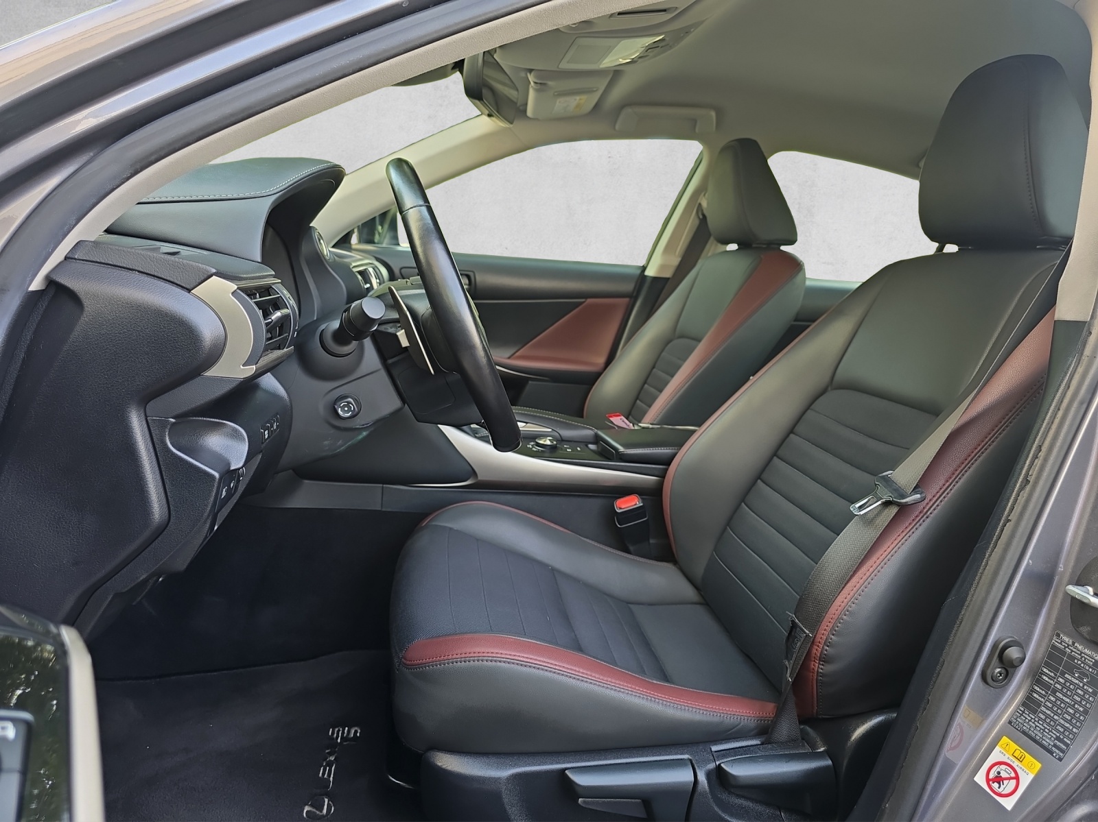 LEXUS IS 300h F-Sport Automatic-image-8