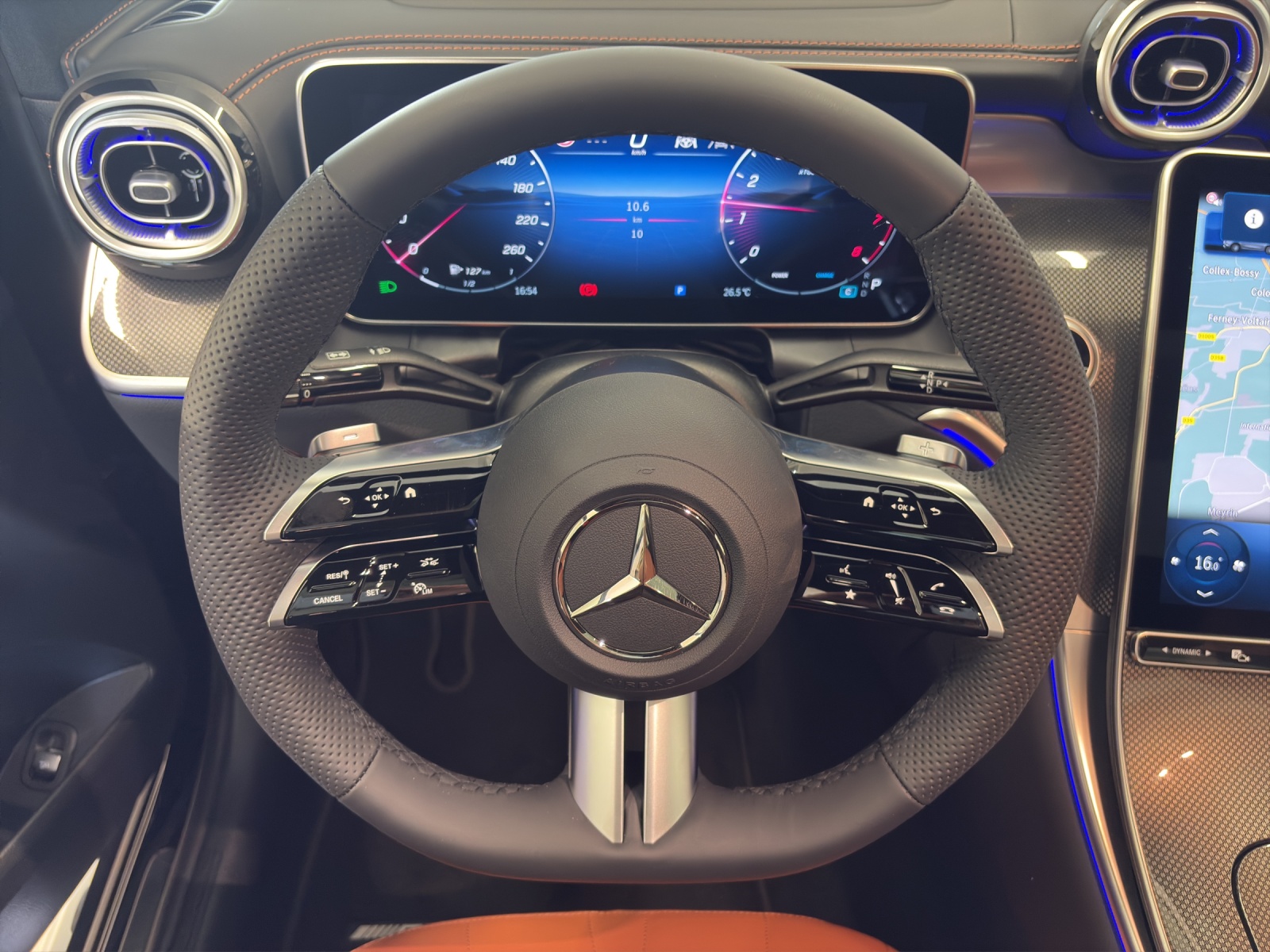 MERCEDES-BENZ GLC 300 4M Coupé-image-6