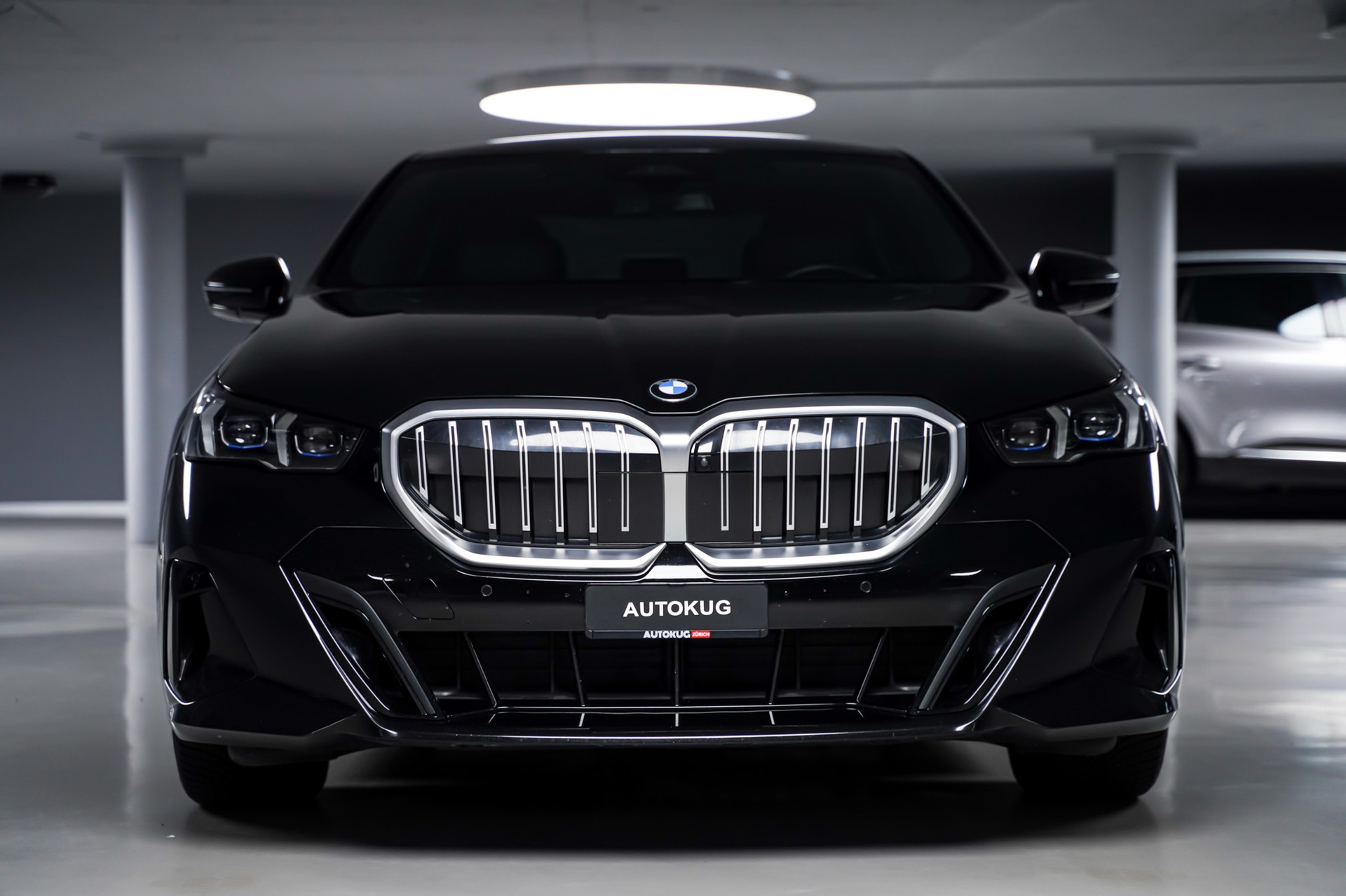 BMW 520i 48V M Sport Steptronic-image-1