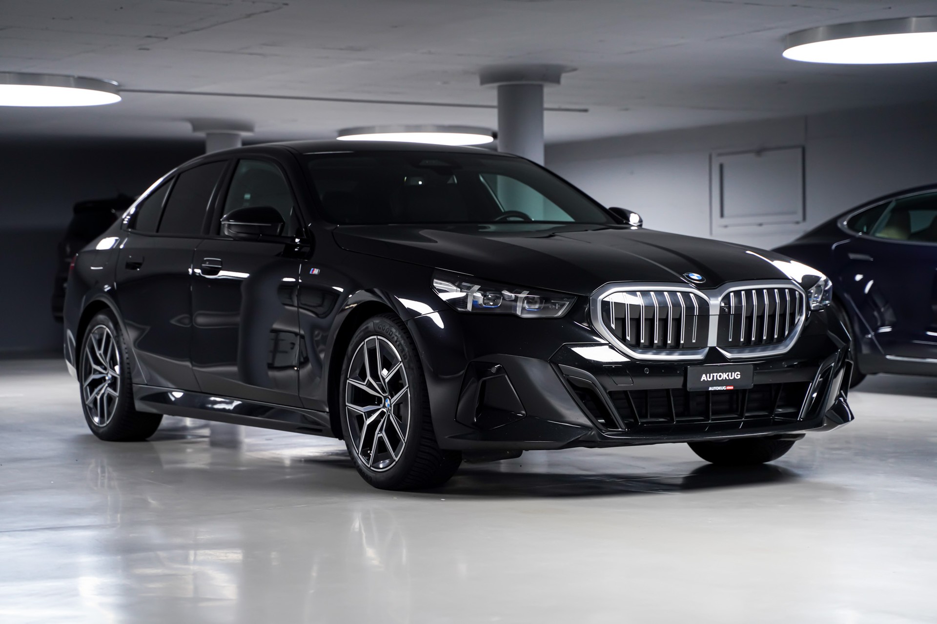 BMW 520i 48V M Sport Steptronic-image-2