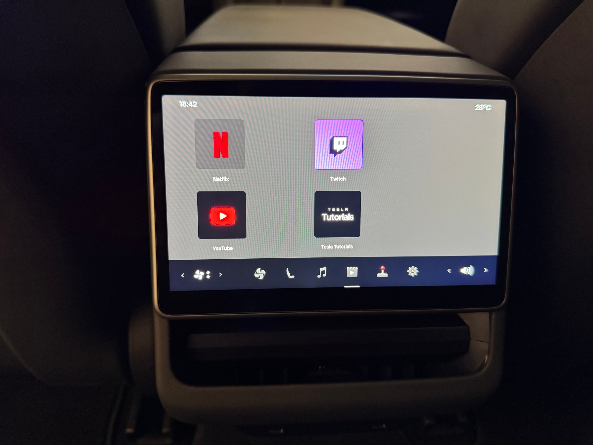 TESLA Model 3 Dual Motor Performance AWD-image-30
