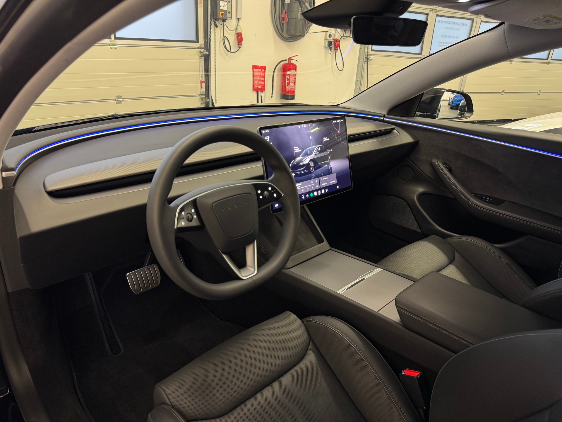 TESLA Model 3 Dual Motor Performance AWD-image-12