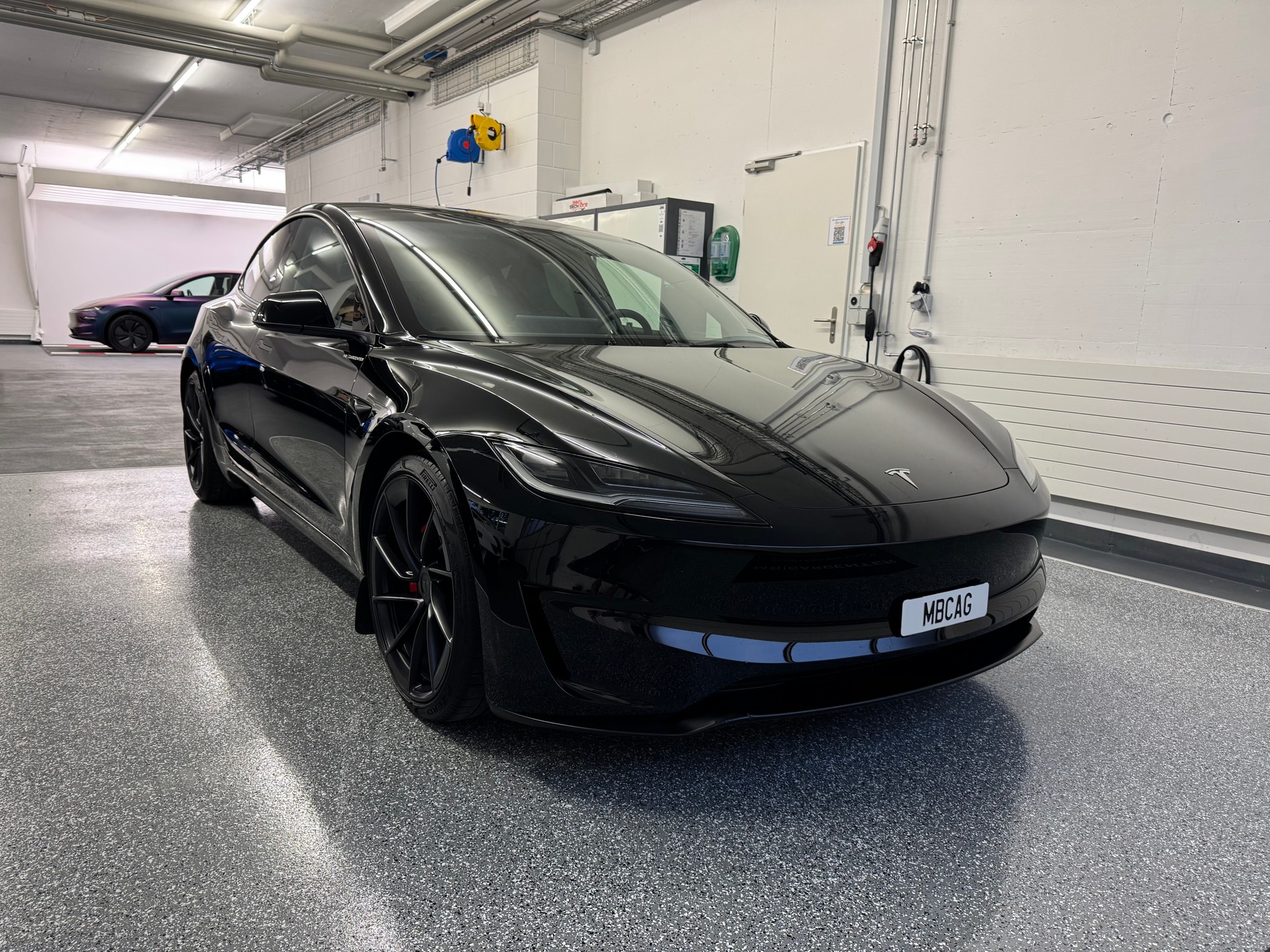 TESLA Model 3 Dual Motor Performance AWD-image-11