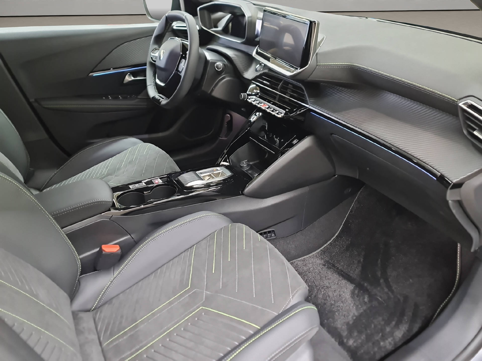 PEUGEOT E-208 GT-image-10