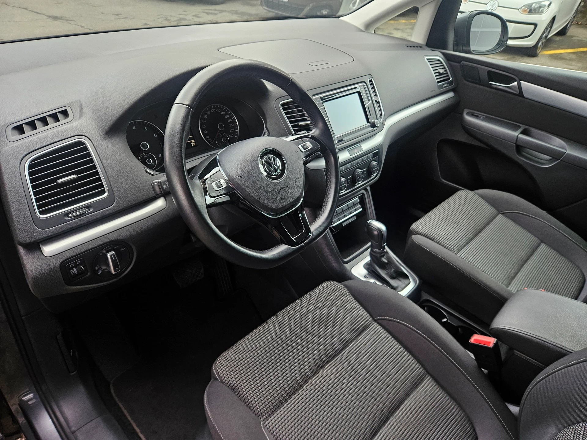 VW Sharan 1.4 TSI BlMT Comfortline DSG-image-4