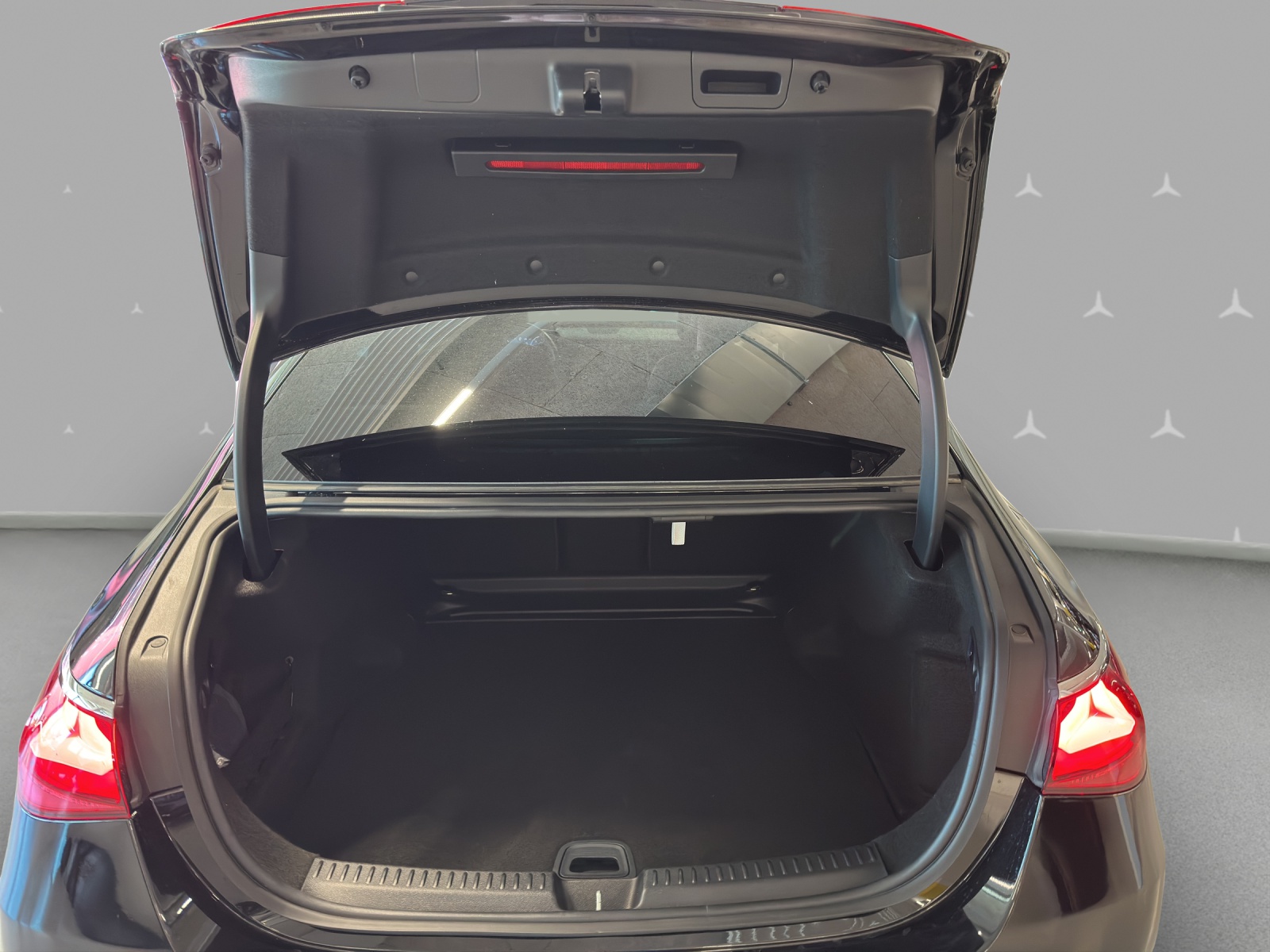 MERCEDES-BENZ E 220 d 4Matic 9G-Tronic-image-14