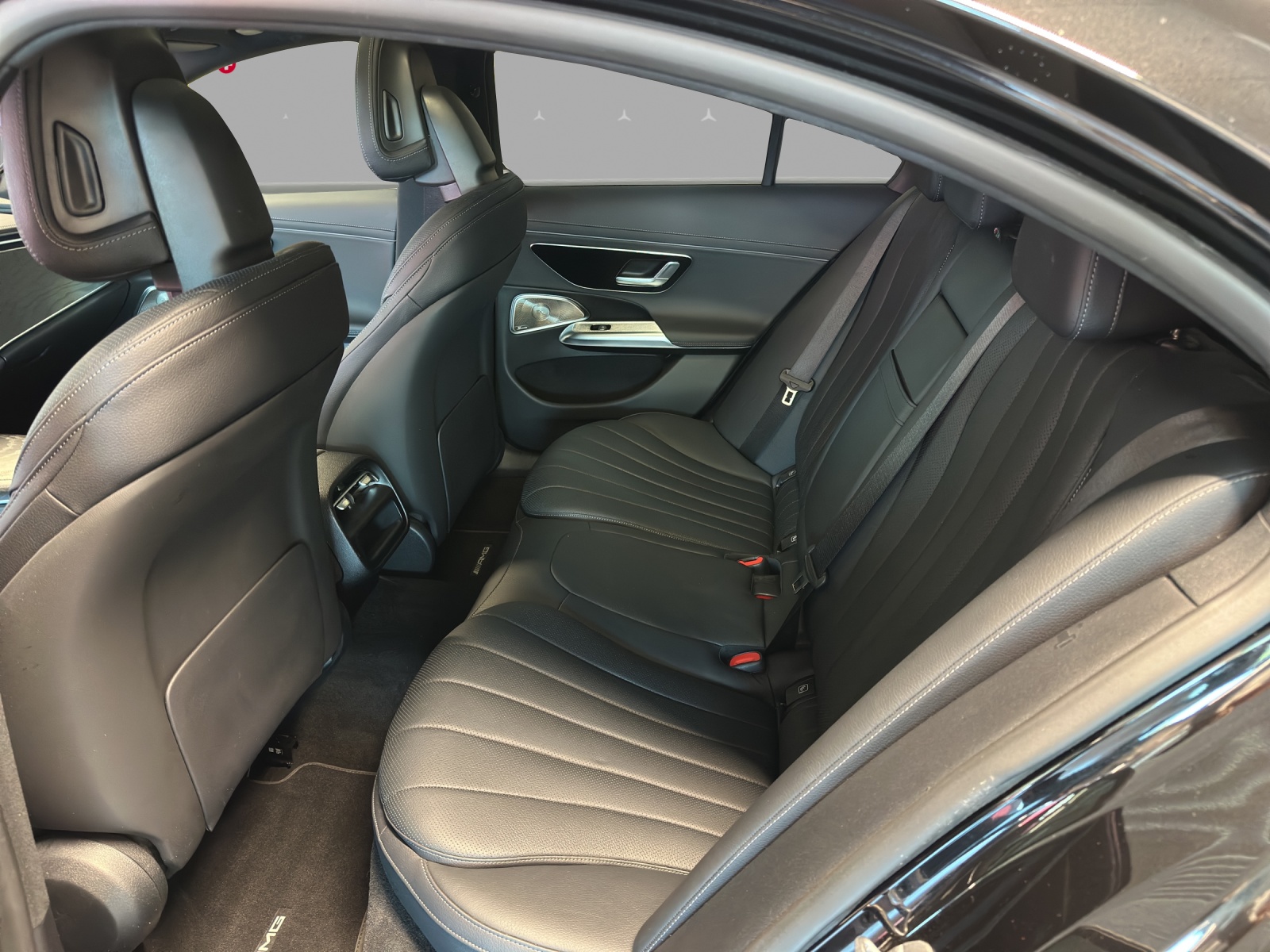 MERCEDES-BENZ E 220 d 4Matic 9G-Tronic-image-13