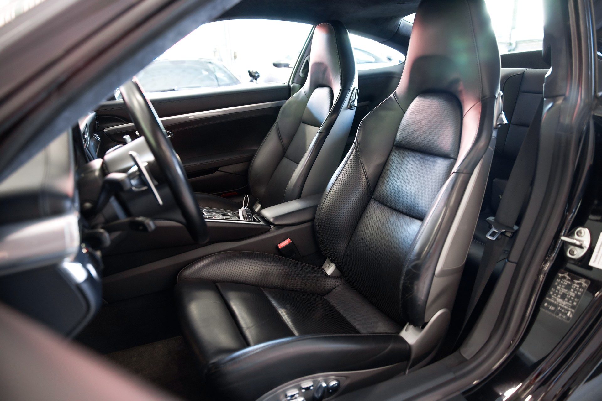 PORSCHE 911 Carrera 4S PDK-image-17