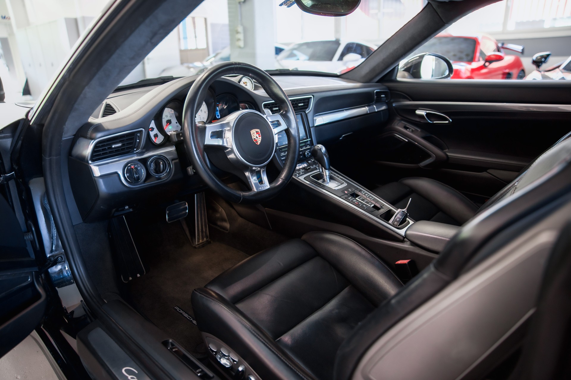 PORSCHE 911 Carrera 4S PDK-image-15