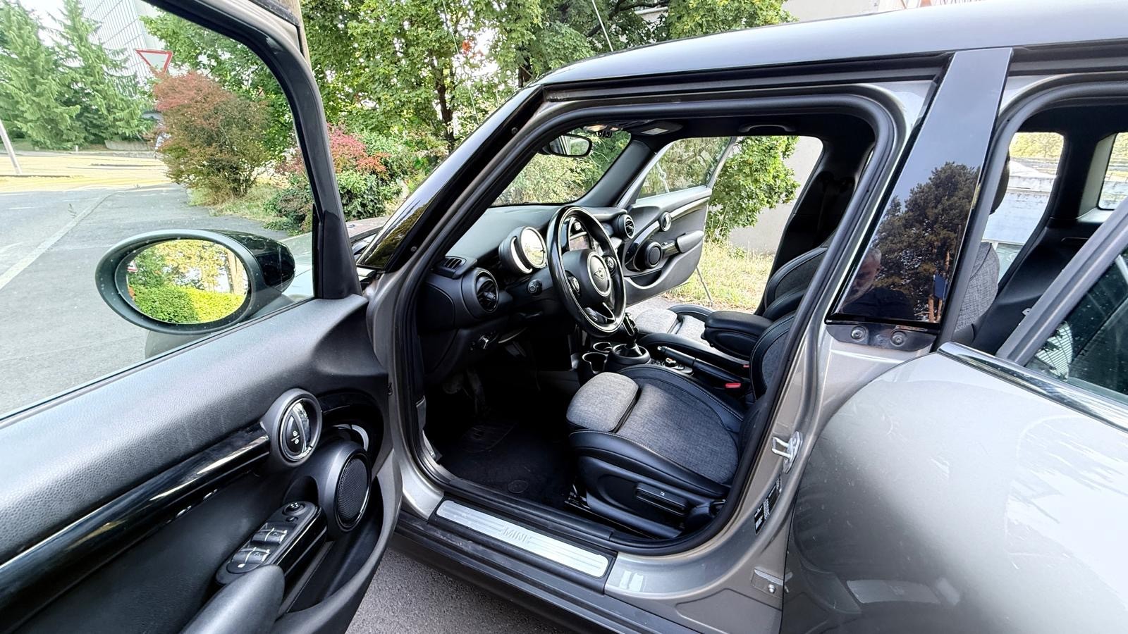 MINI Cooper Steptronic-image-9