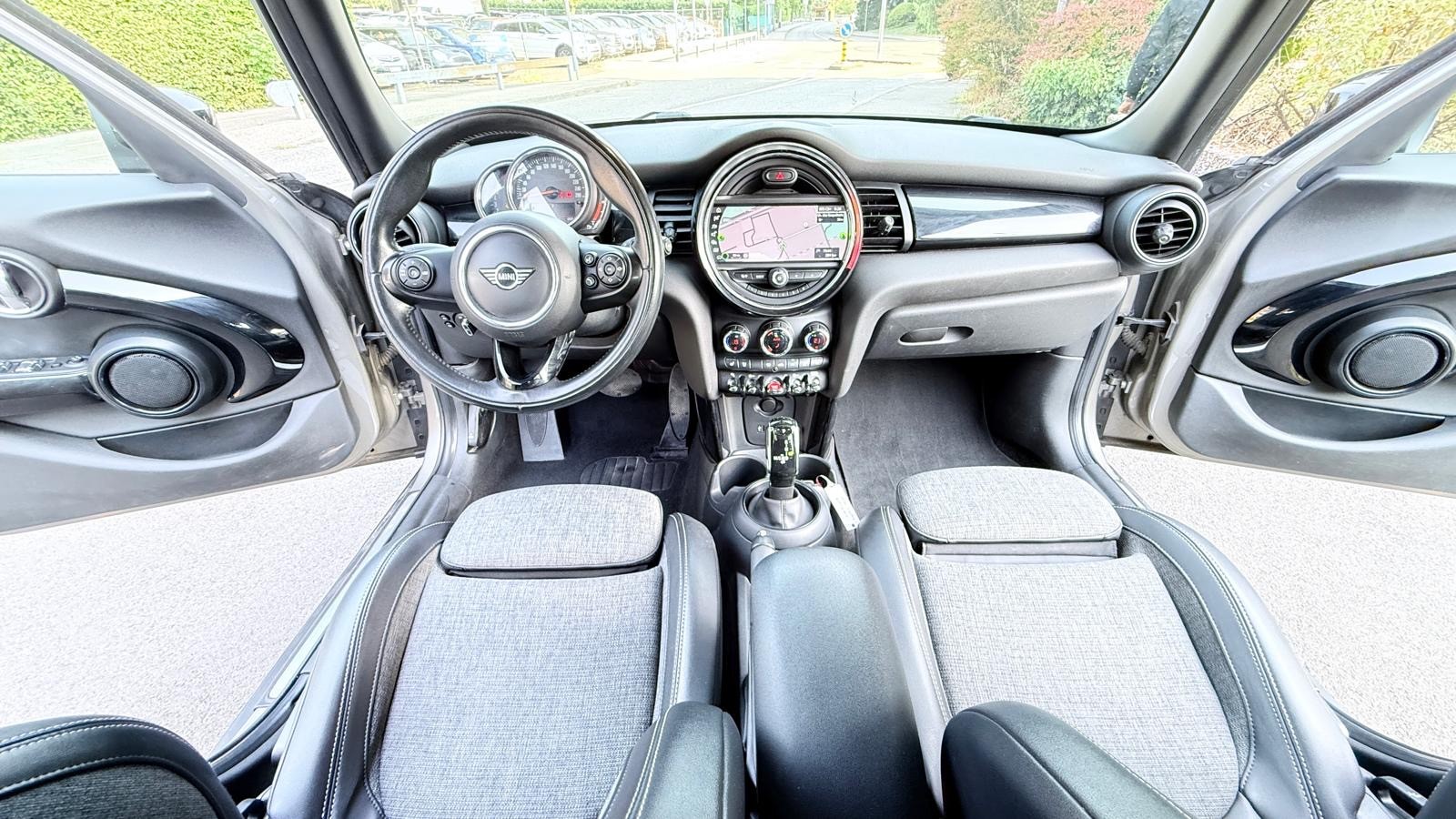 MINI Cooper Steptronic-image-8