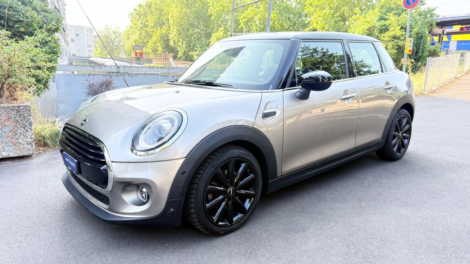 MINI Cooper Steptronic-image-2