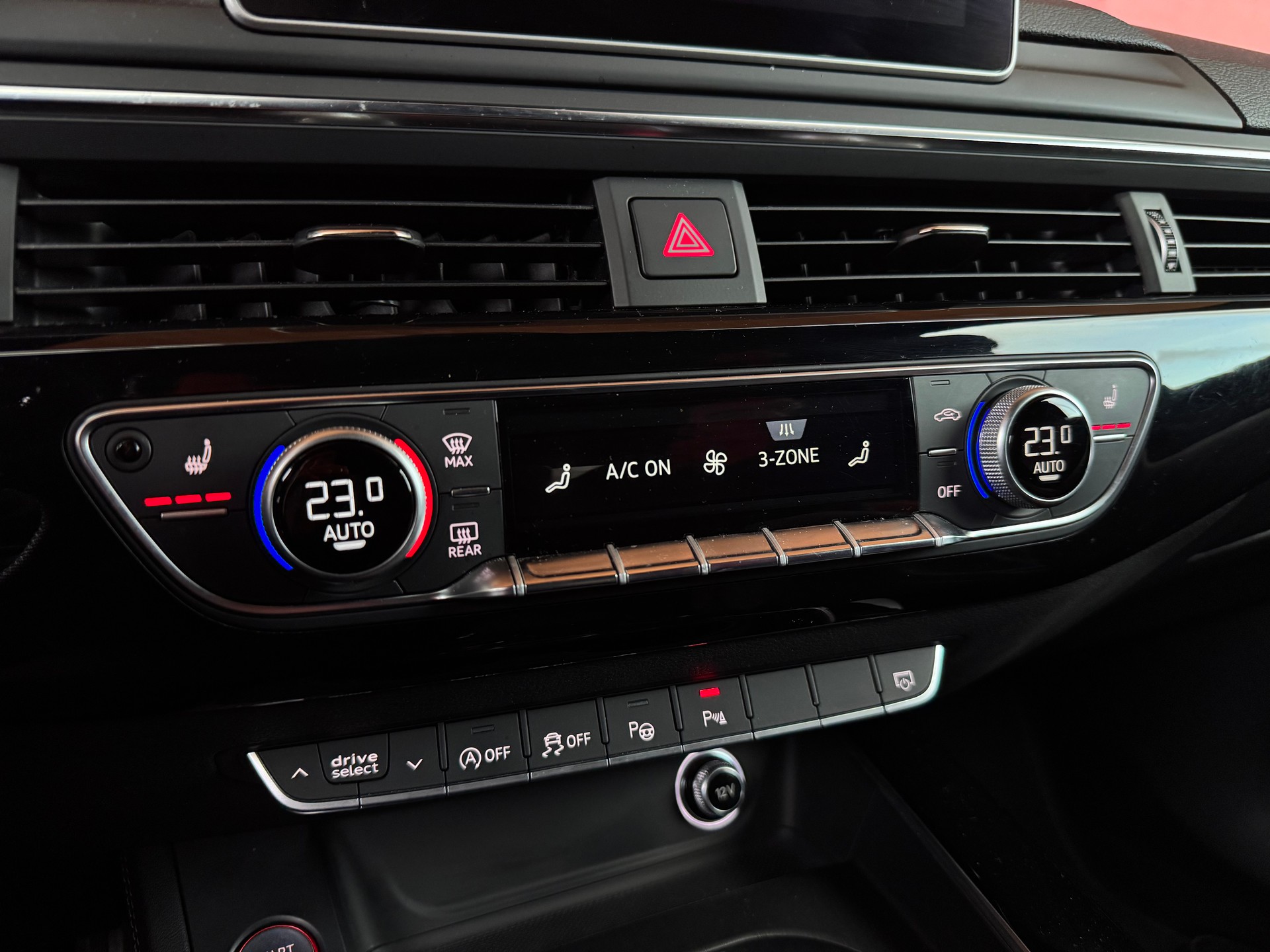 AUDI RS4 Avant 2.9 TFSI quattro tiptronic-image-12