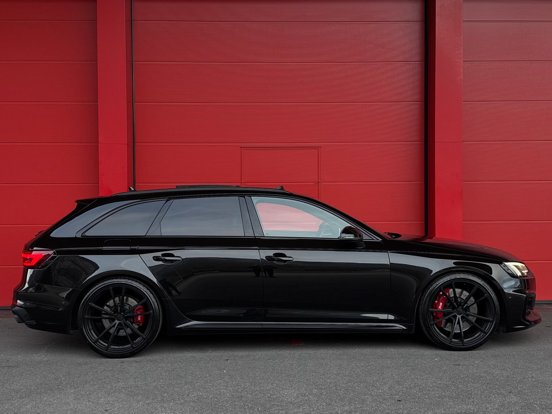 AUDI RS4 Avant 2.9 TFSI quattro tiptronic-image-2