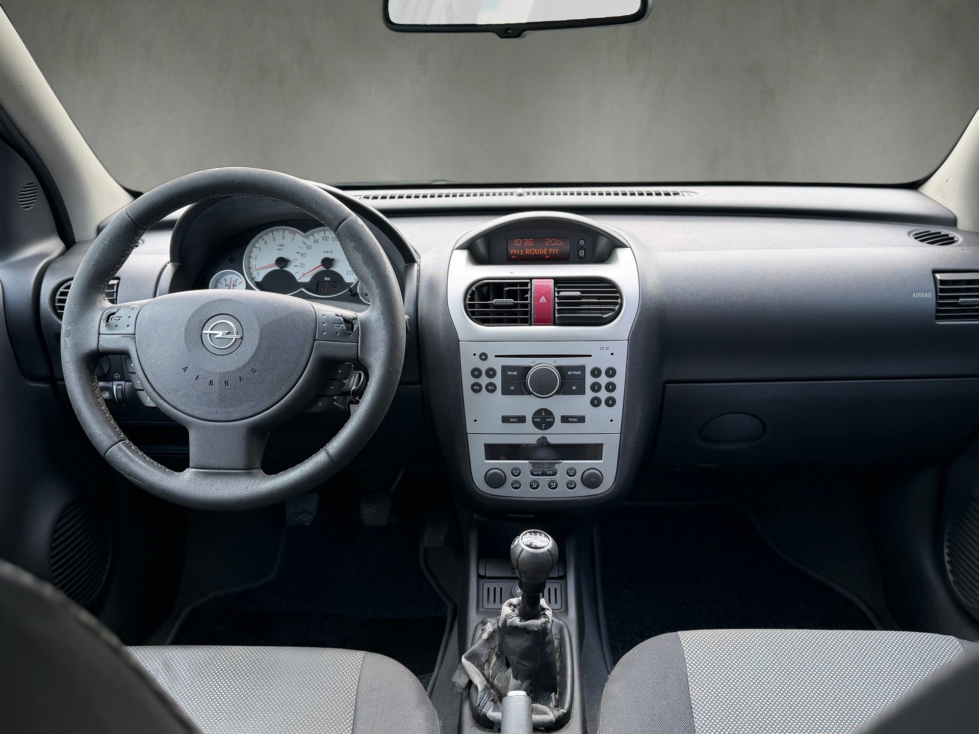OPEL Corsa 1.8 16V Silverline-image-13