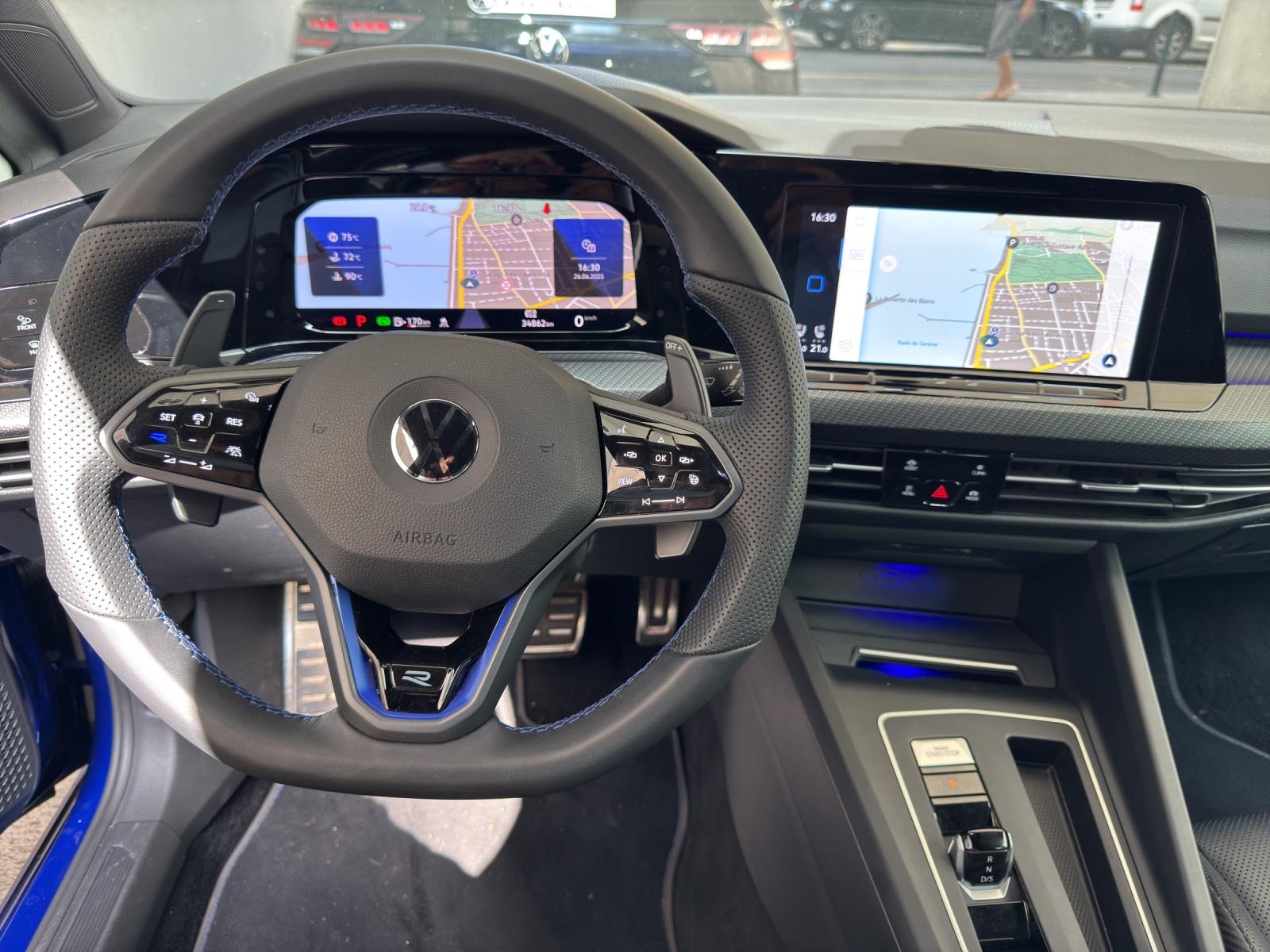 VW Golf Variant 2.0 TSI R DSG 4Motion-image-6