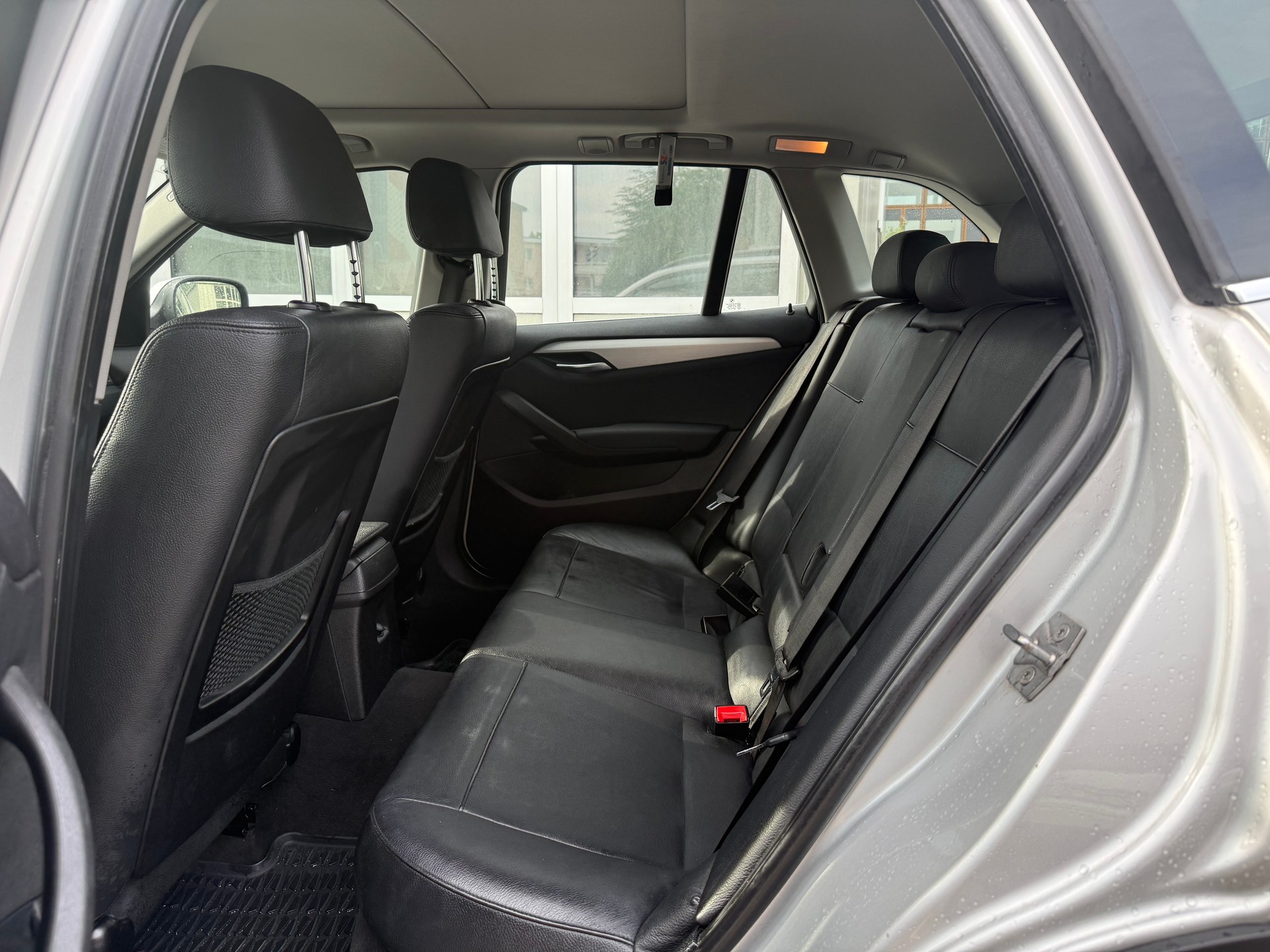 BMW X1 xDrive 28i Steptronic-image-11