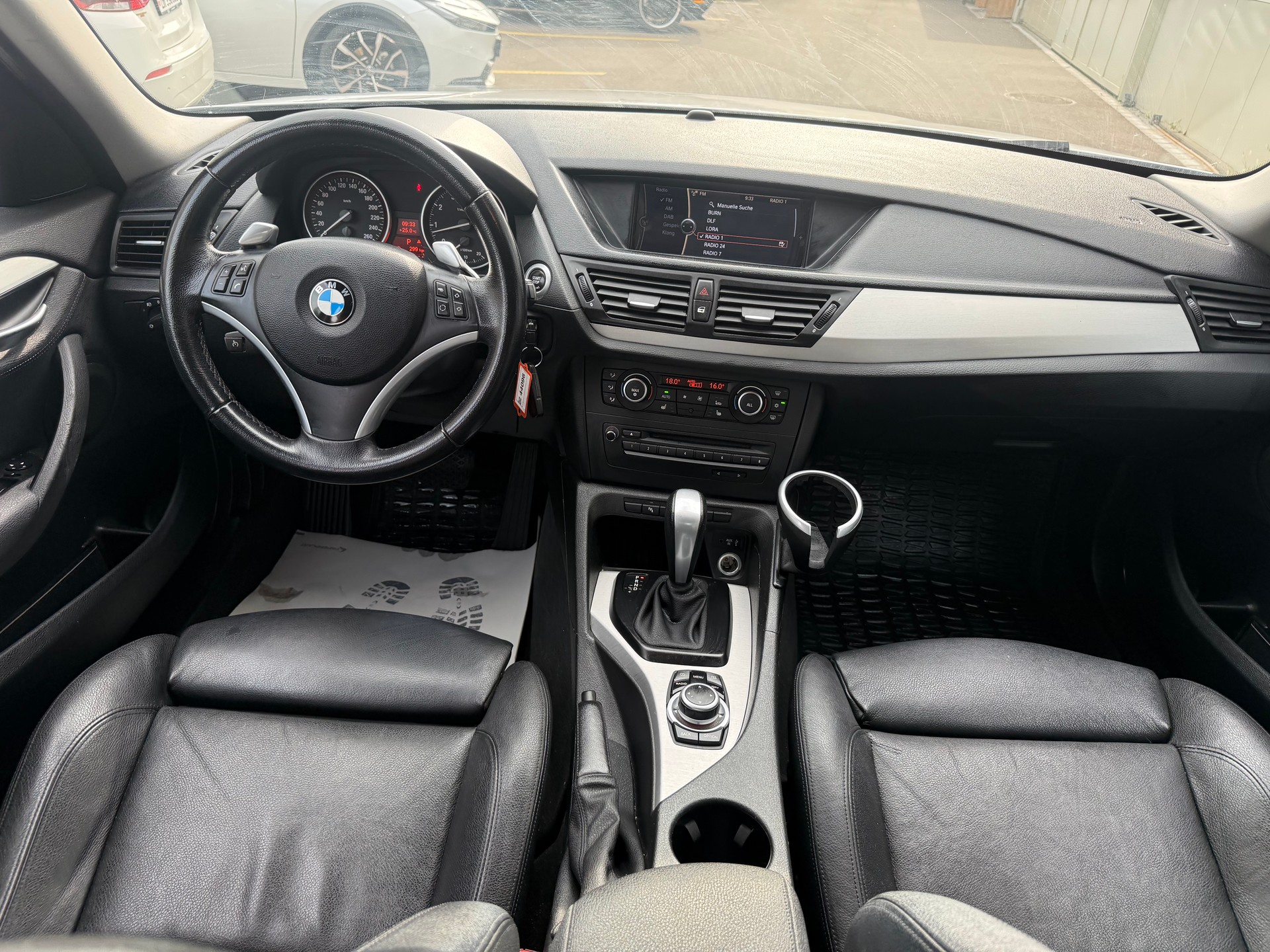 BMW X1 xDrive 28i Steptronic-image-7
