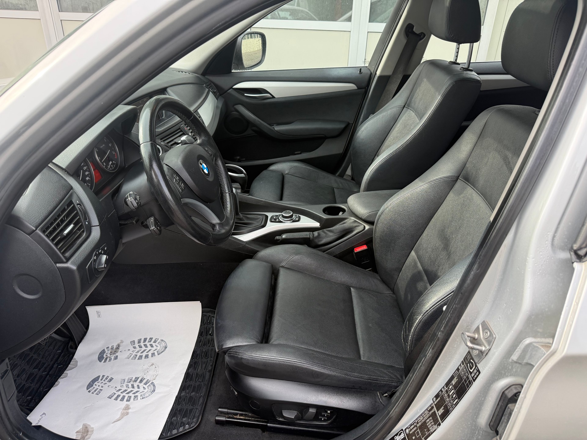 BMW X1 xDrive 28i Steptronic-image-5