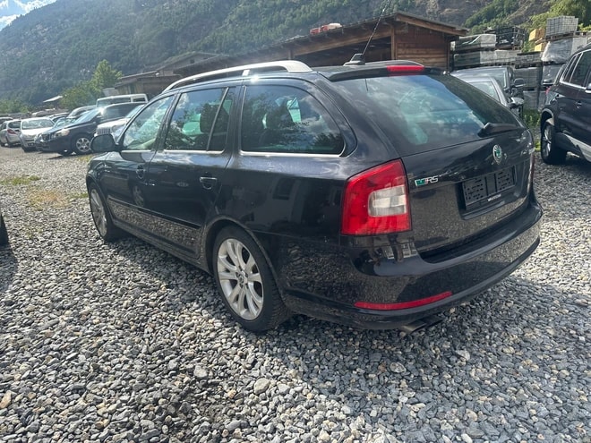 SKODA Octavia Combi 2.0 TSI RS DSG-image-5