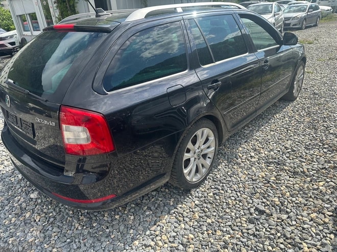 SKODA Octavia Combi 2.0 TSI RS DSG-image-7