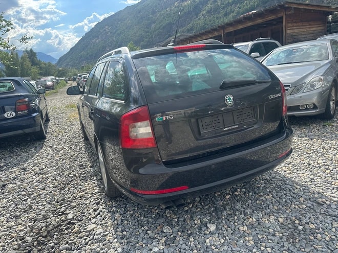 SKODA Octavia Combi 2.0 TSI RS DSG-image-3