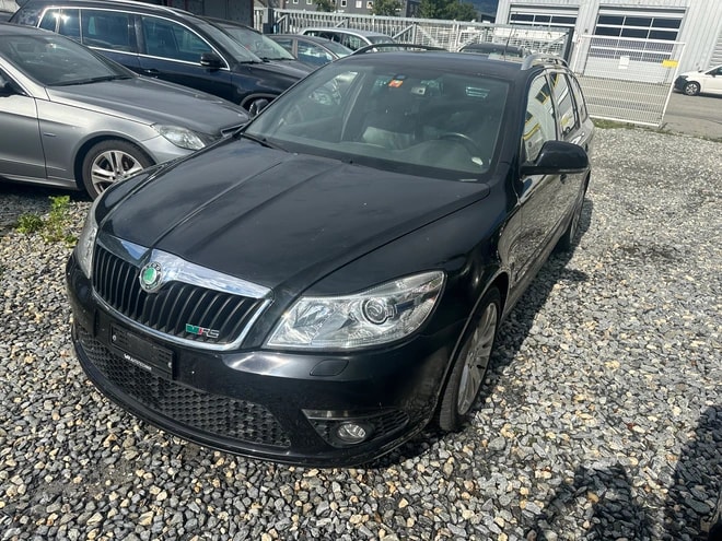 SKODA Octavia Combi 2.0 TSI RS DSG-image-9