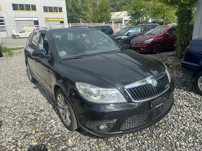 SKODA Octavia Combi 2.0 TSI RS DSG-image-2